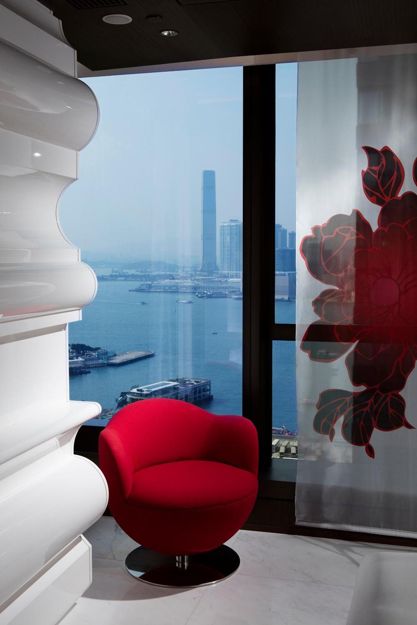 Half Moon King Room Partial Harbour View