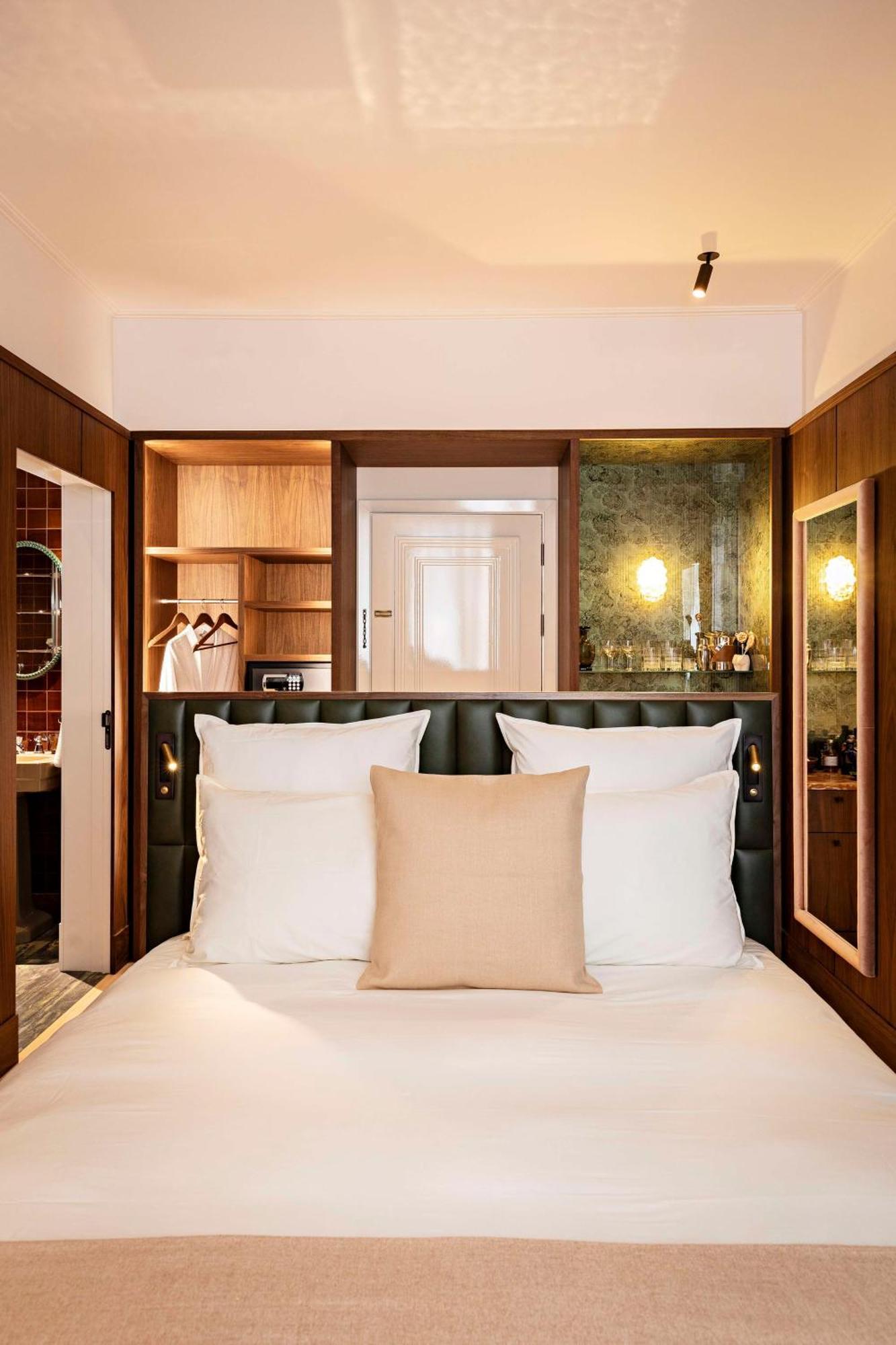 Double Room,1529405638:JPEG