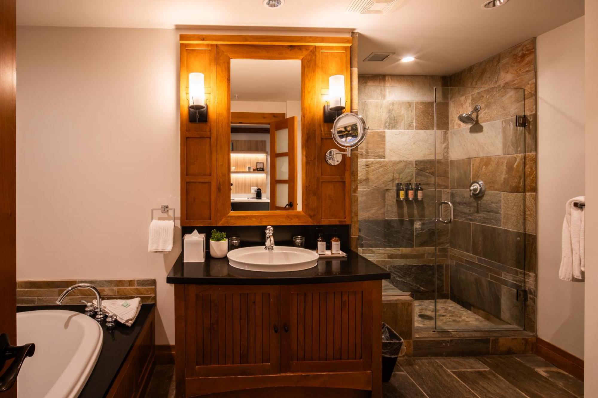 One-Bedroom Suite,1556210521:JPEG