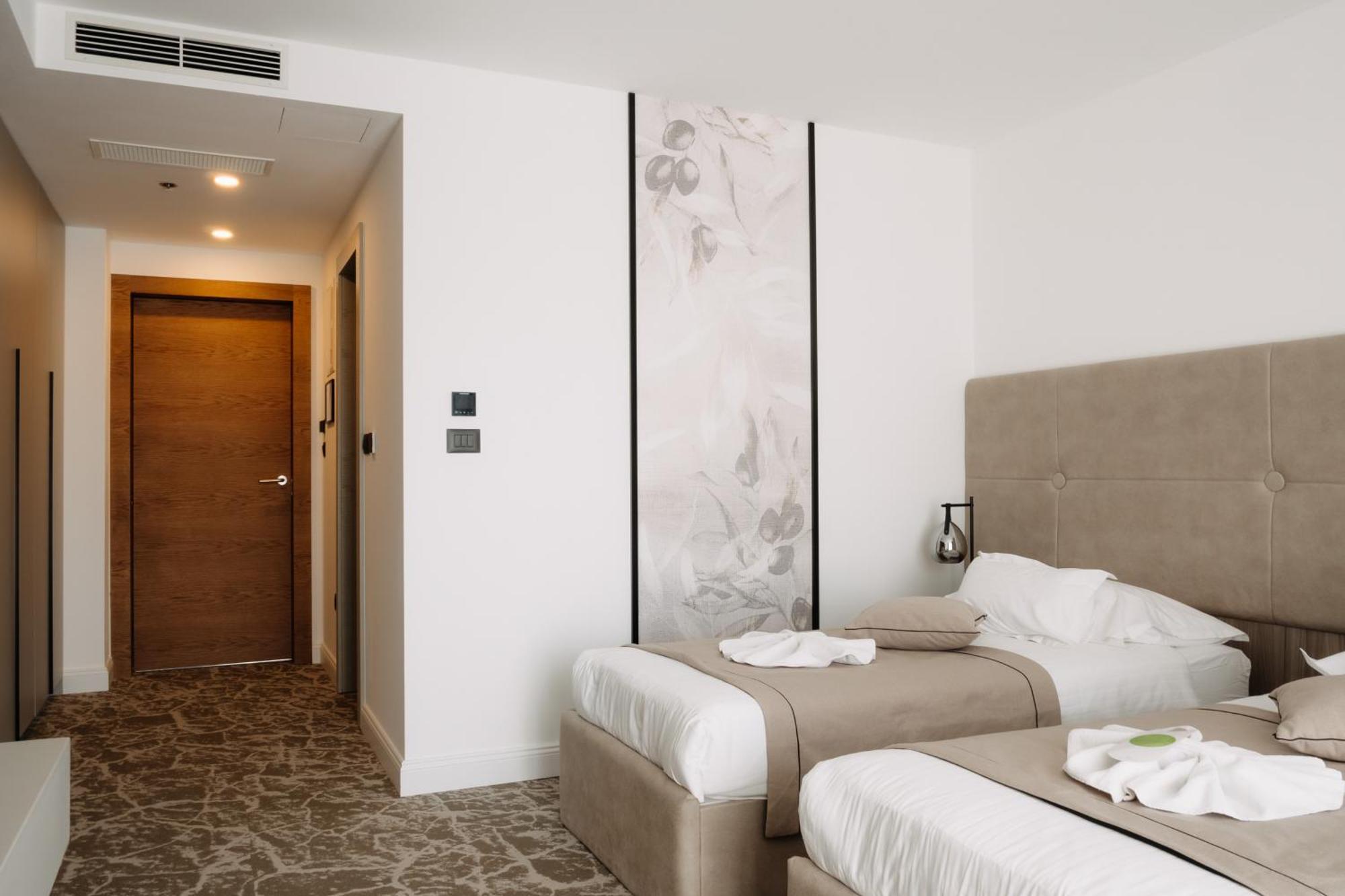Superior Twin Room Balcony Partial Sea View