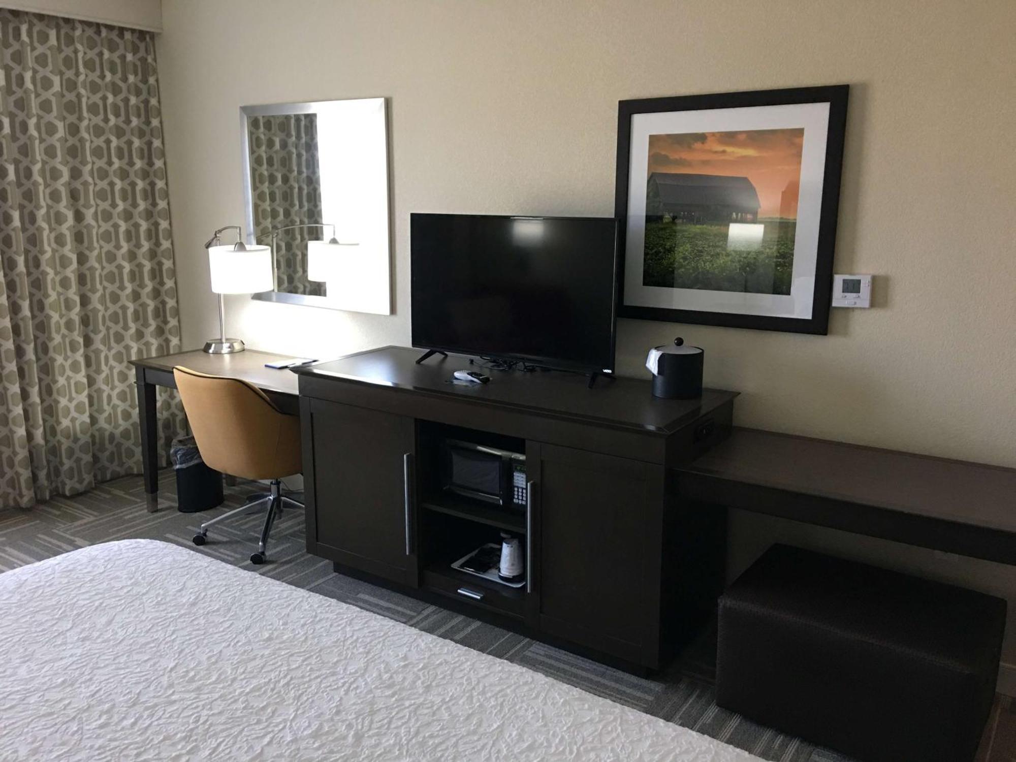 Large King Room,1557412081:JPEG
