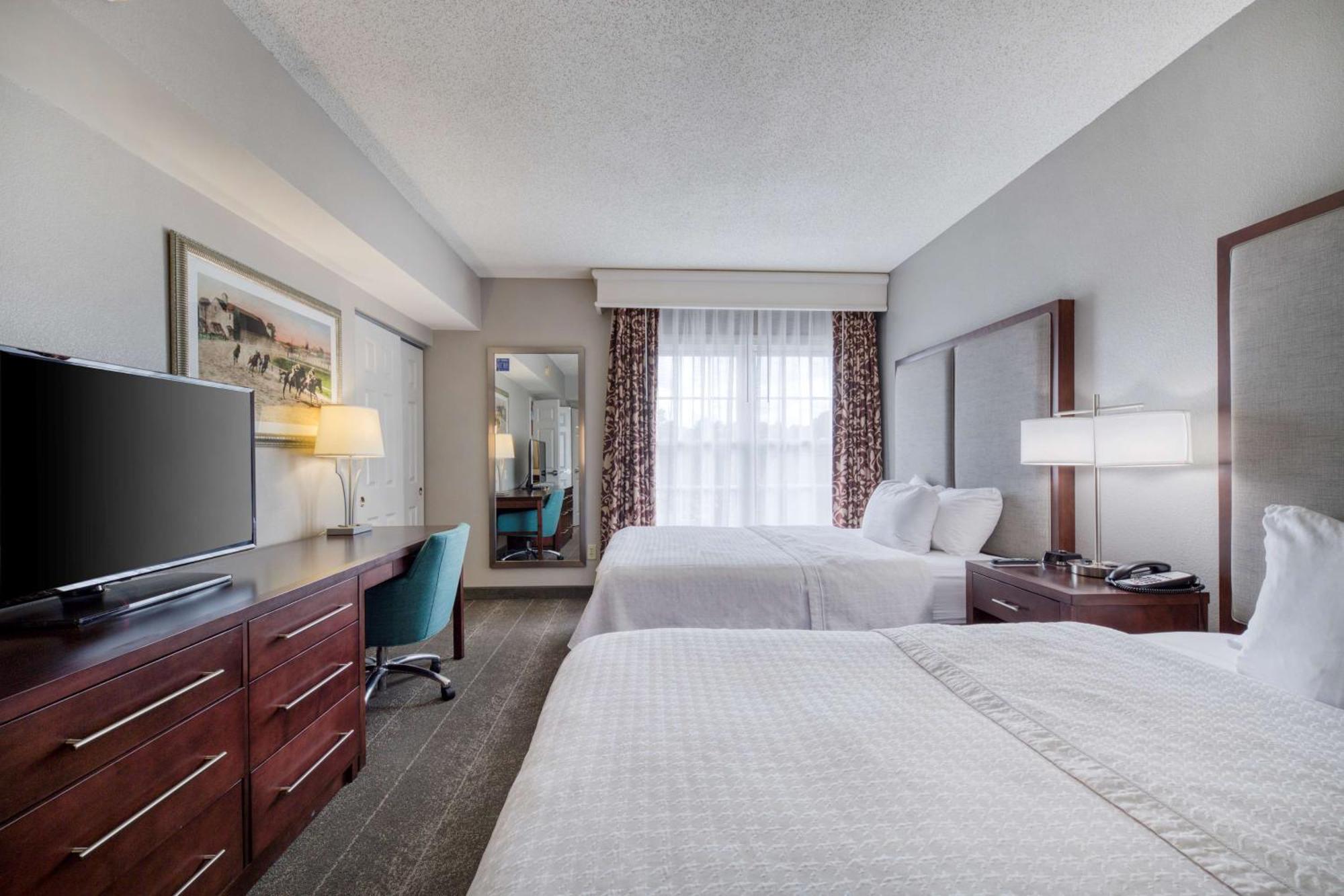 One-Bedroom Queen Suite Two Queen Beds Non-Smoking