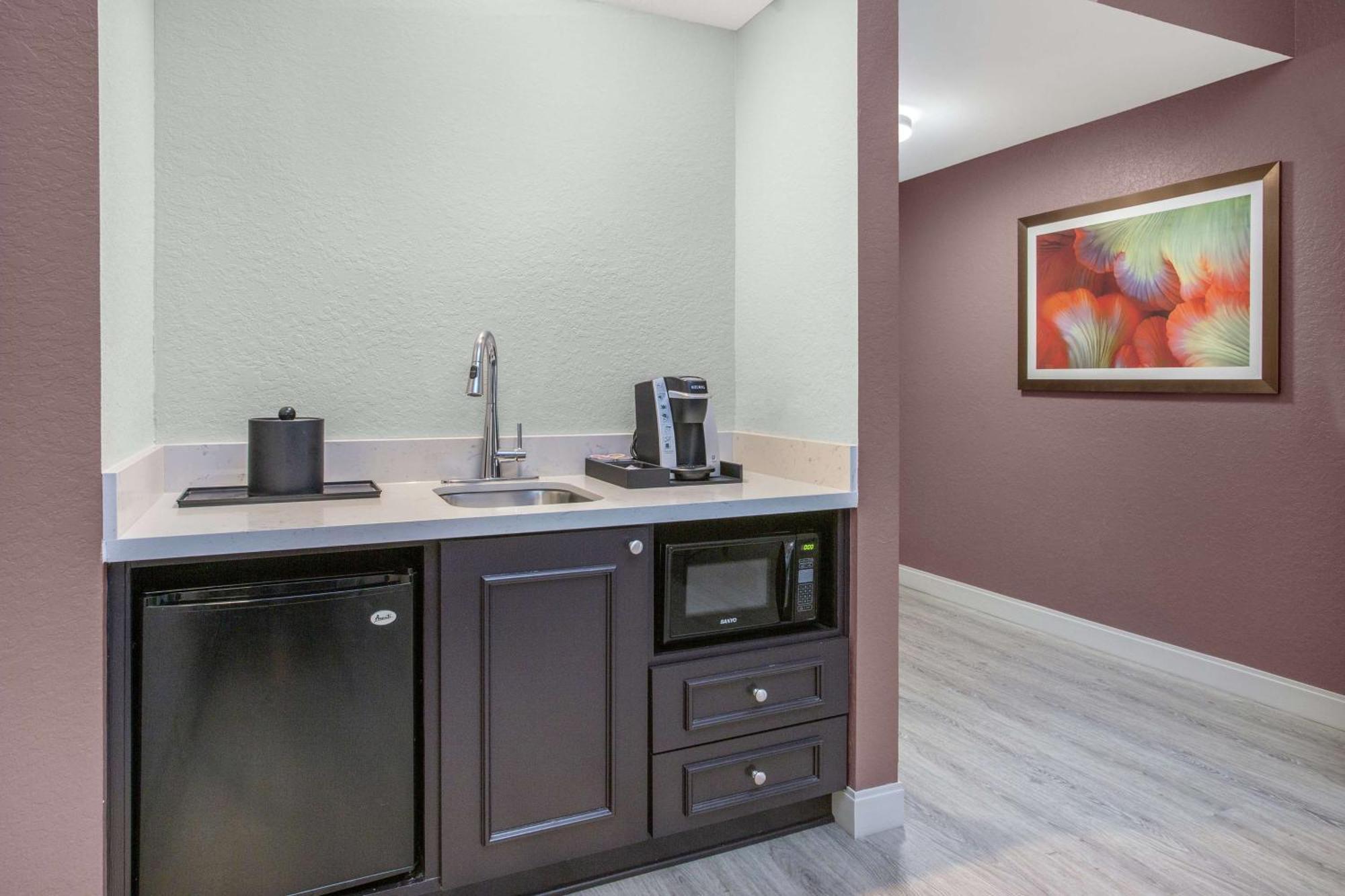 One-Bedroom Suite