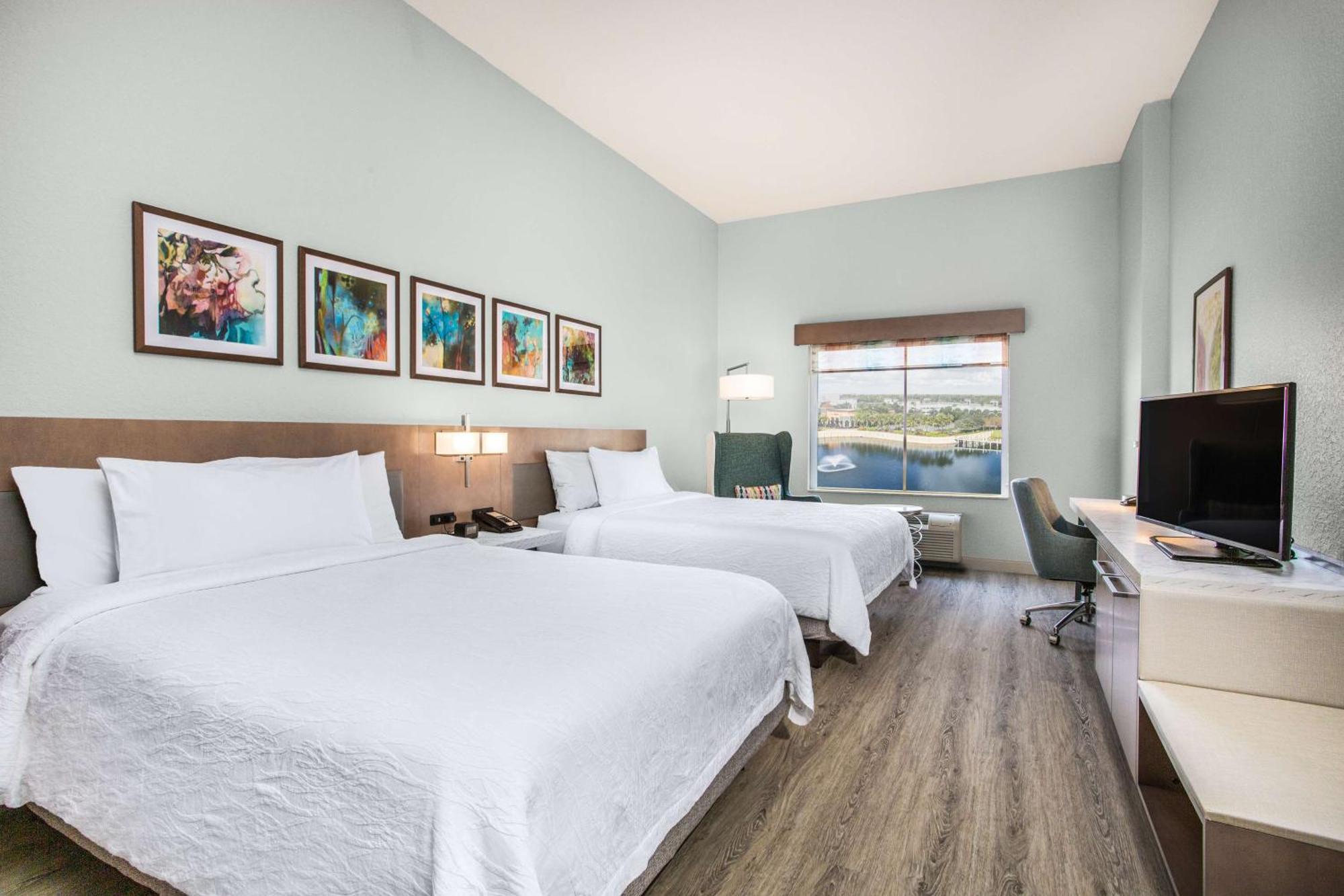 Queen Room Two Queen Beds Lake View