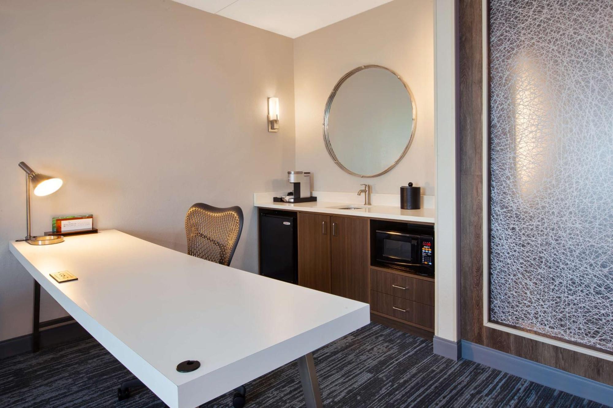King Suite - Disability Access,1557813892:JPEG
