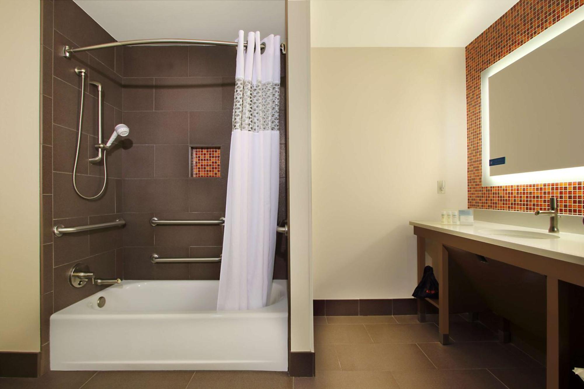 King Room Mobility Access or Non-Smoking