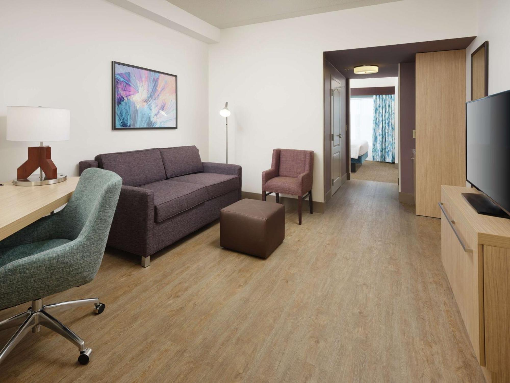 Junior King Suite with Sofa Bed,1557826519:JPEG