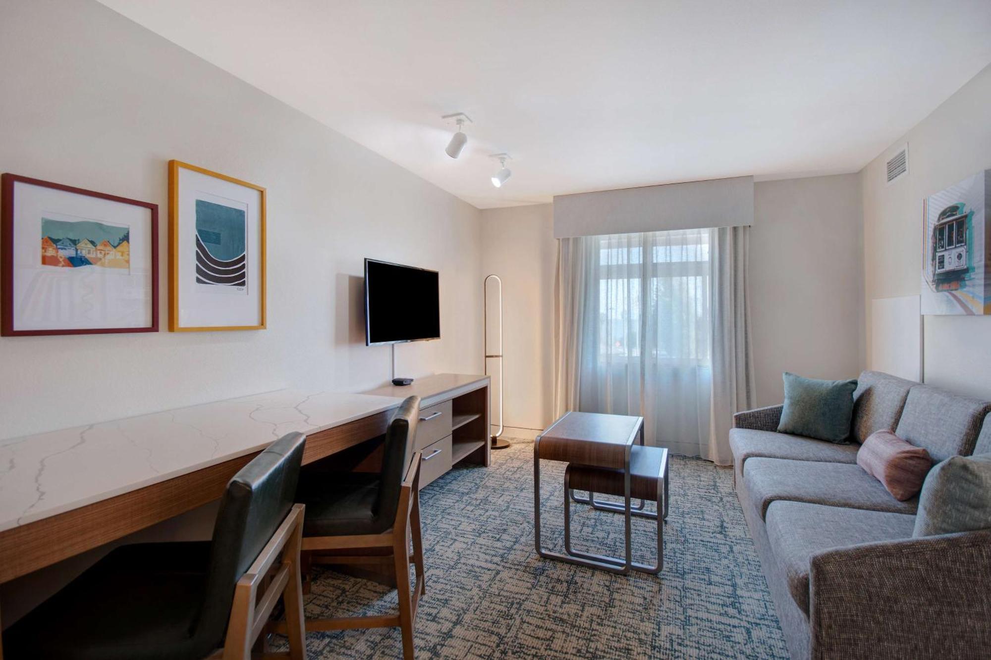One-Bedroom King Suite Non-Smoking