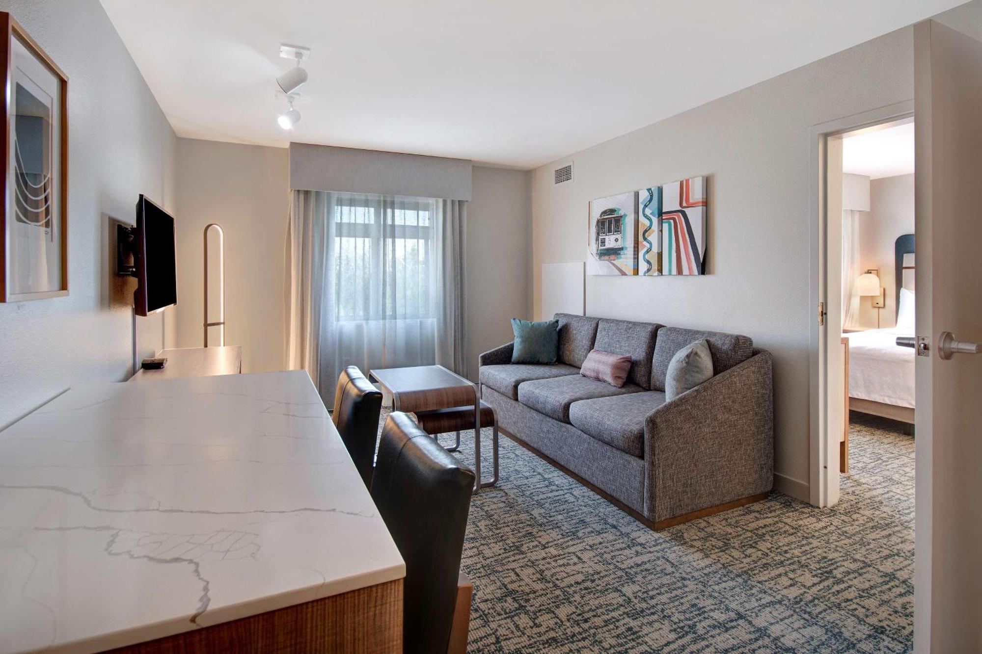 One-Bedroom King Suite Non-Smoking