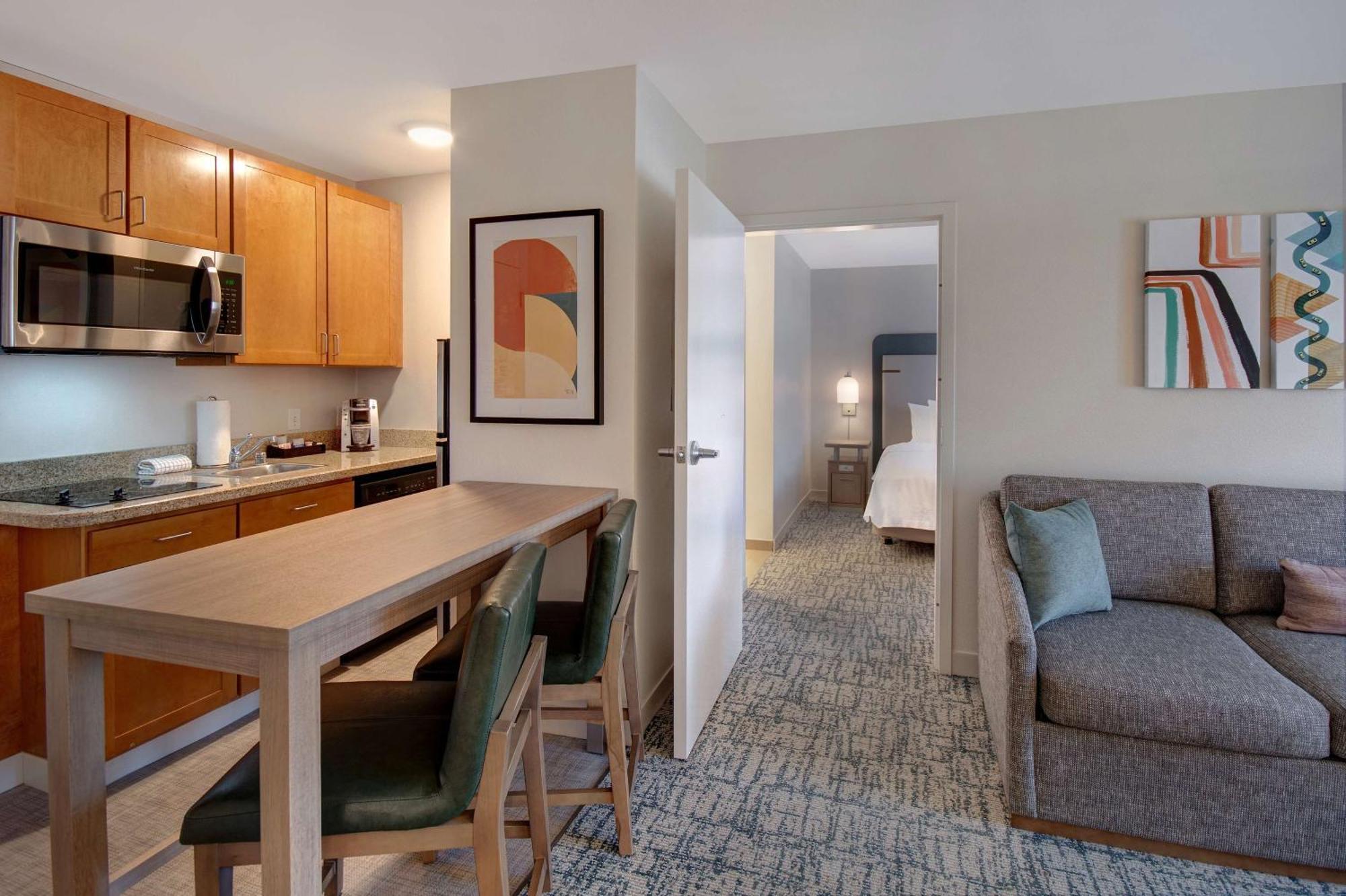 One-Bedroom King Suite Non-Smoking