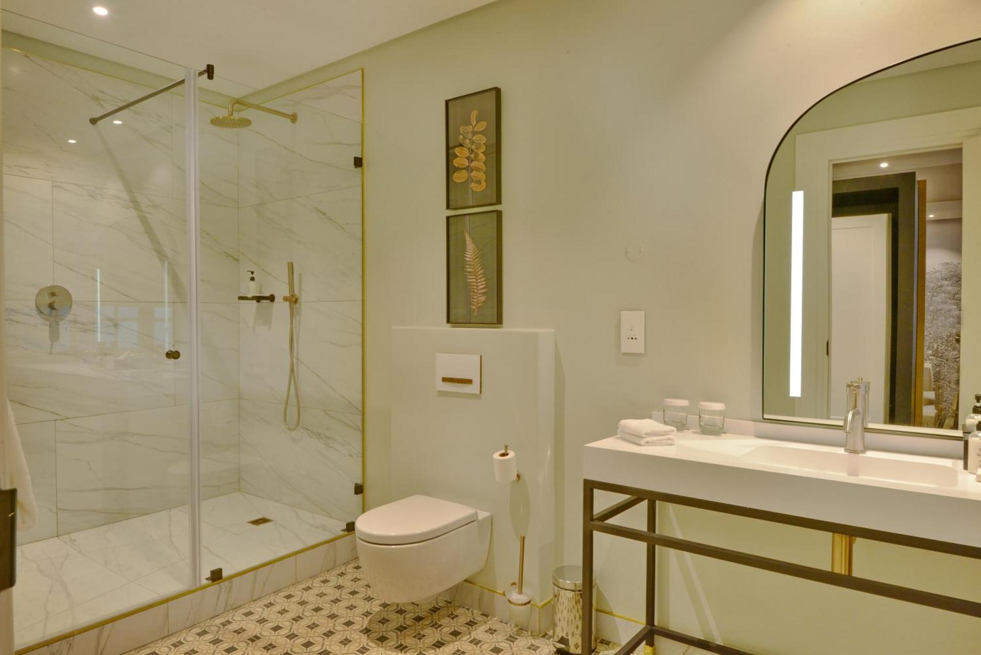 Deluxe Suite,1558095994:JPEG
