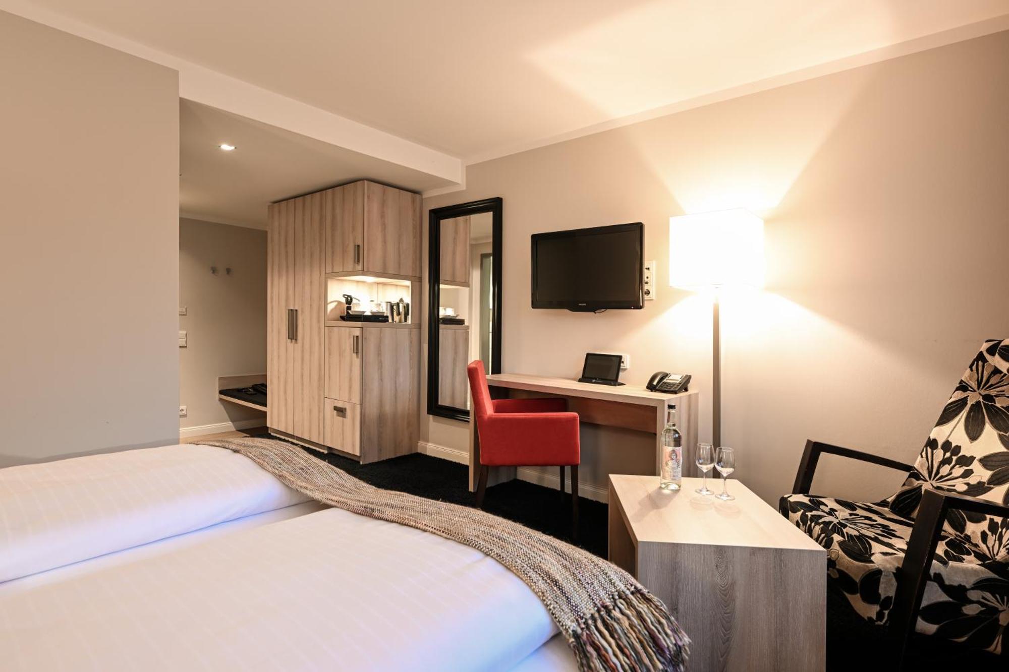 Double Room,1588050812:JPEG
