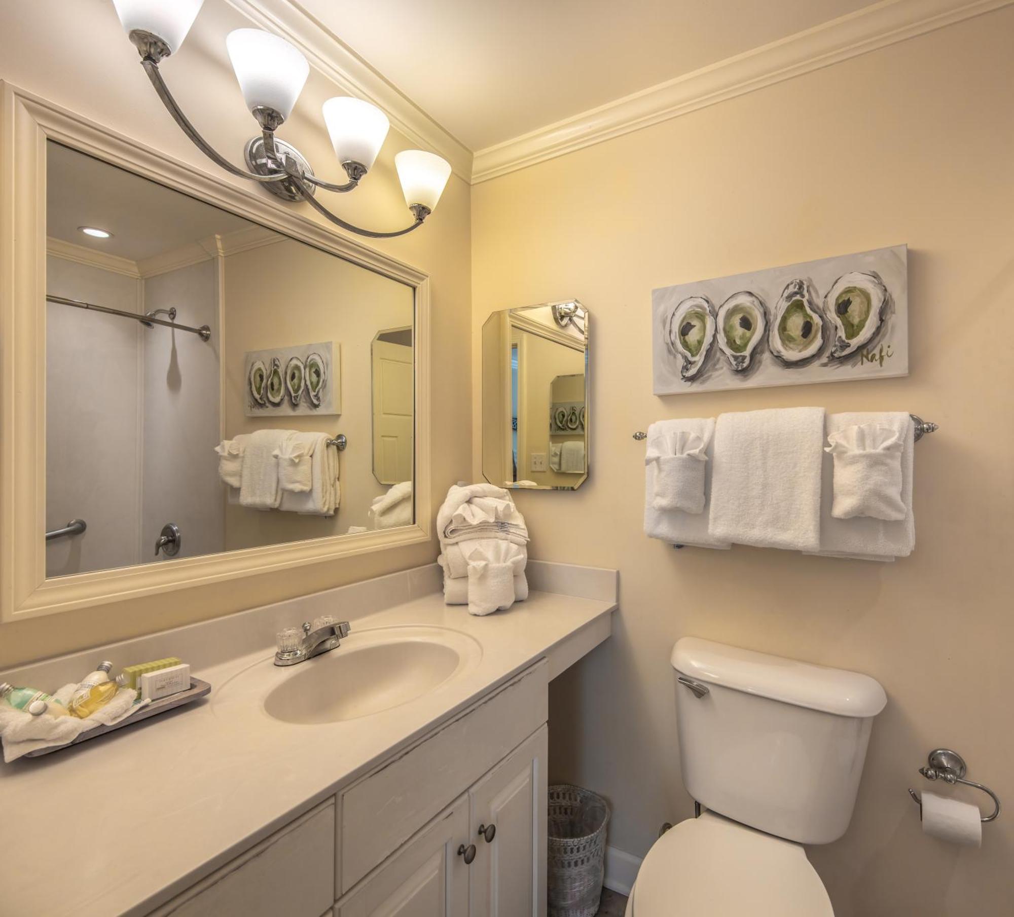 One-Bedroom Suite Island View