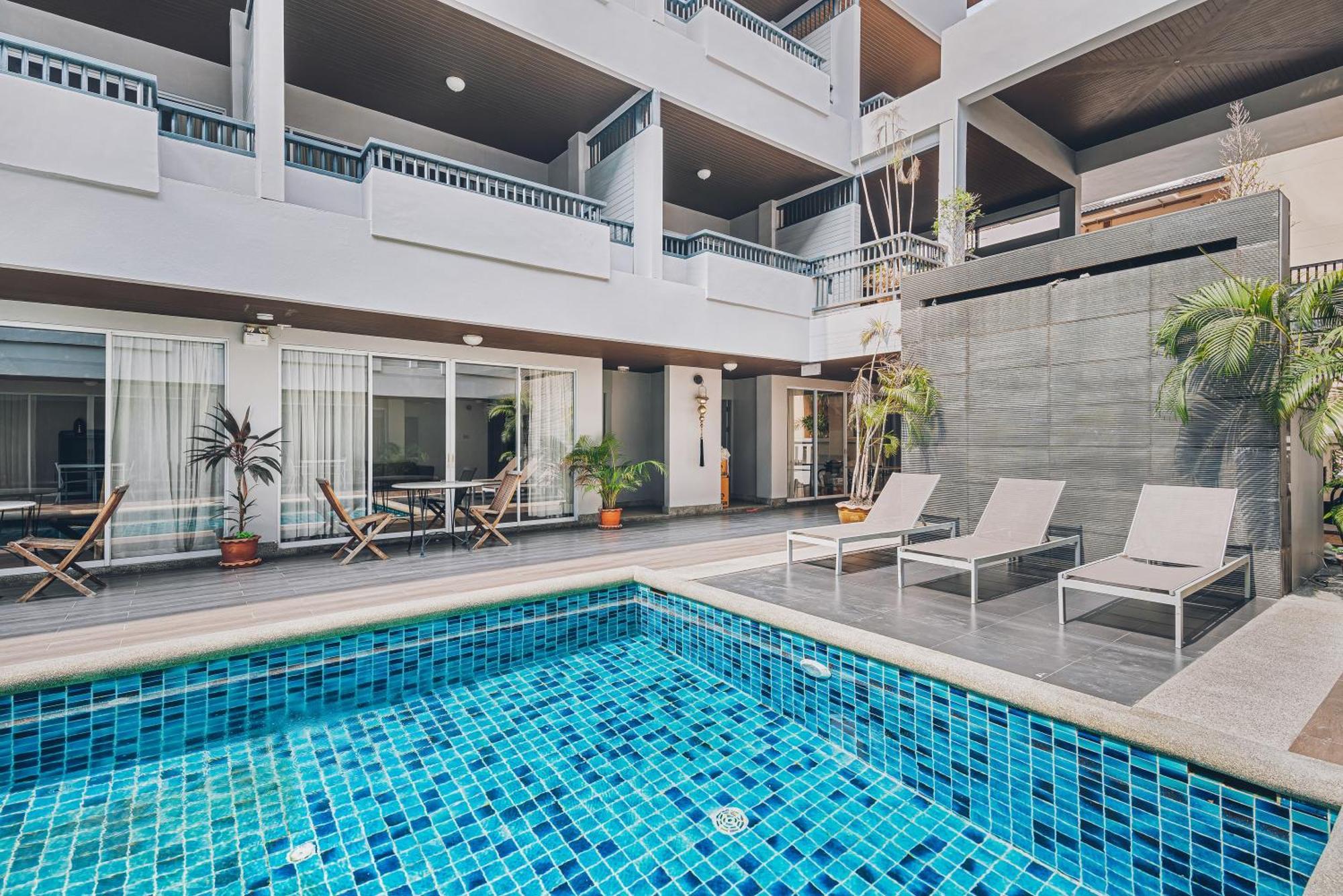 Junior Suite Pool Side