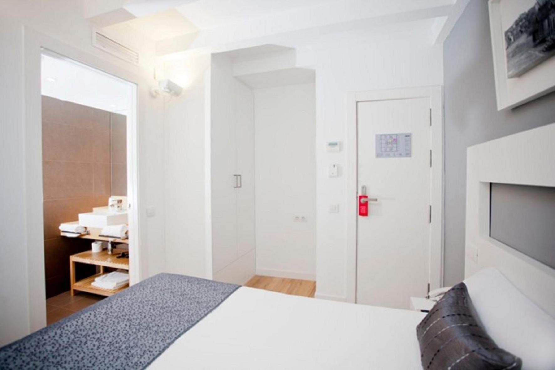 Basic Single Room,1295435251:JPEG