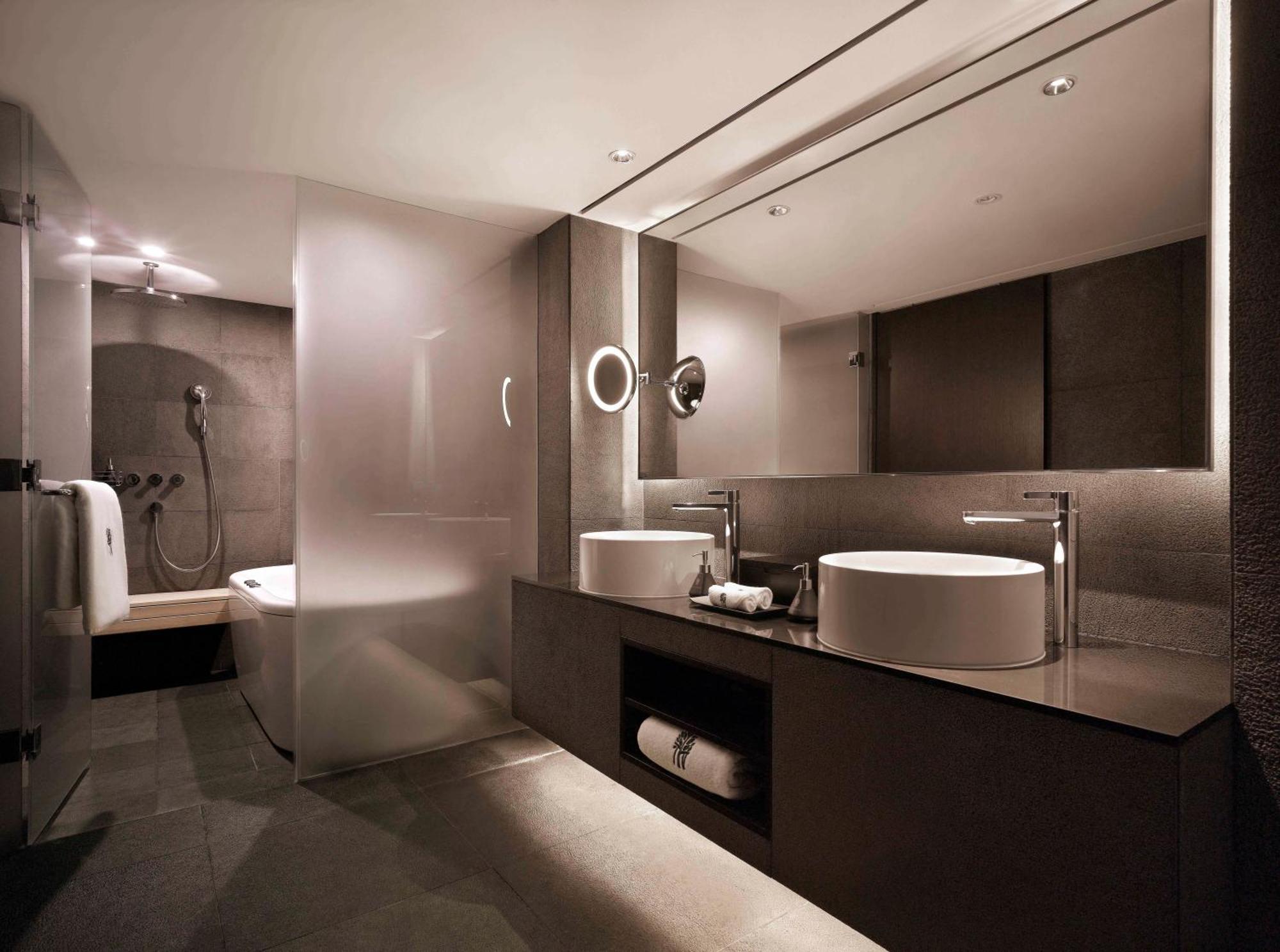 Banyan room
