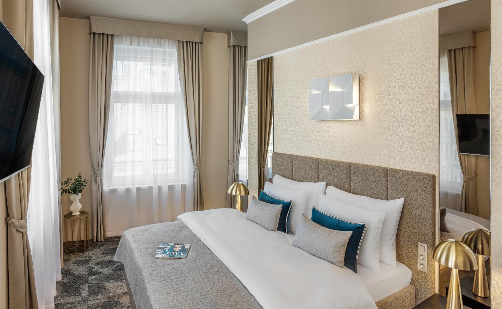 Superior King Room
