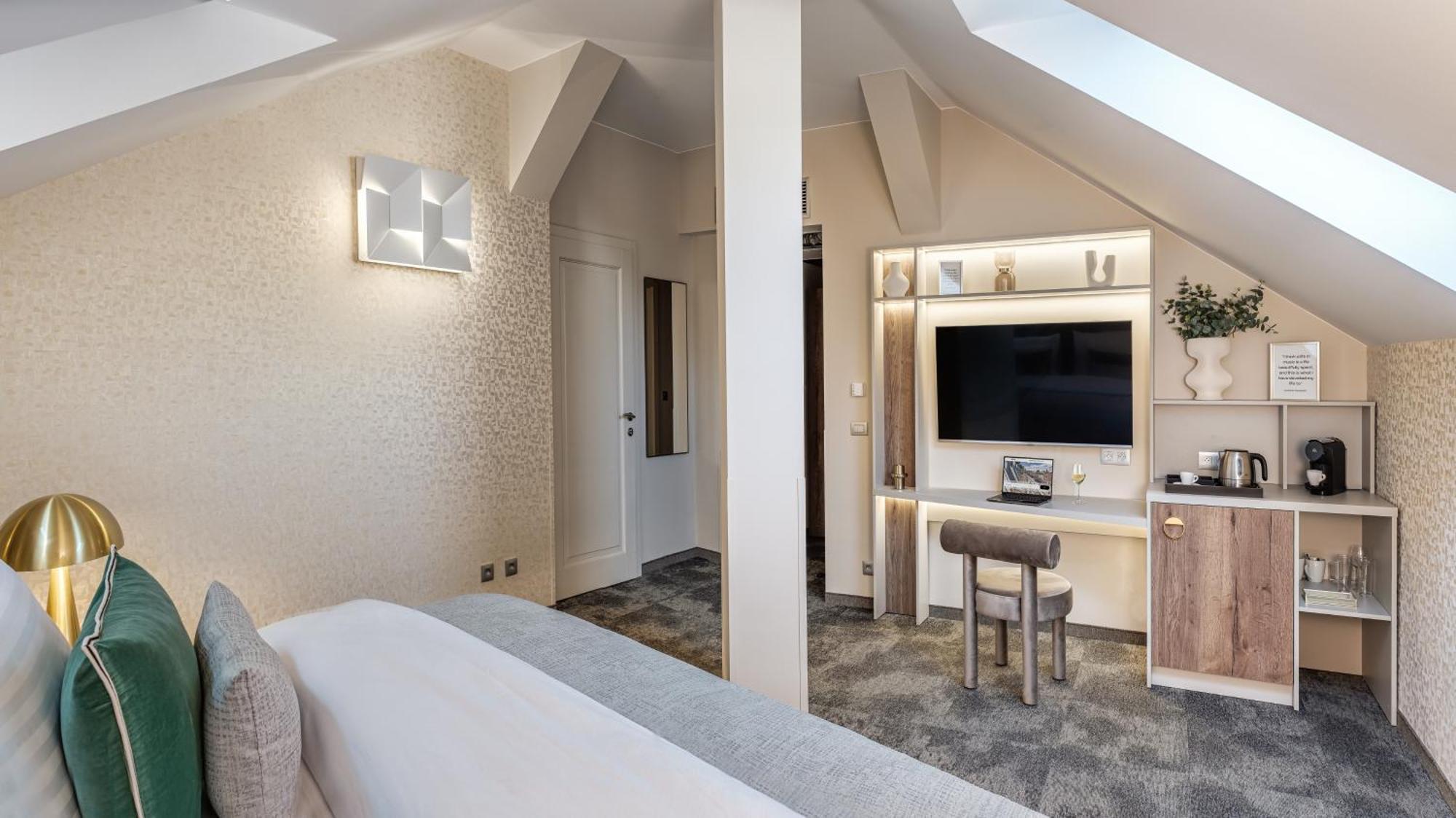 Superior Attic Room