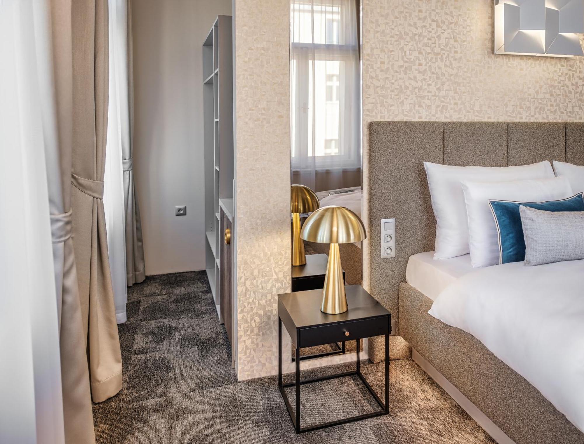 Superior King Room