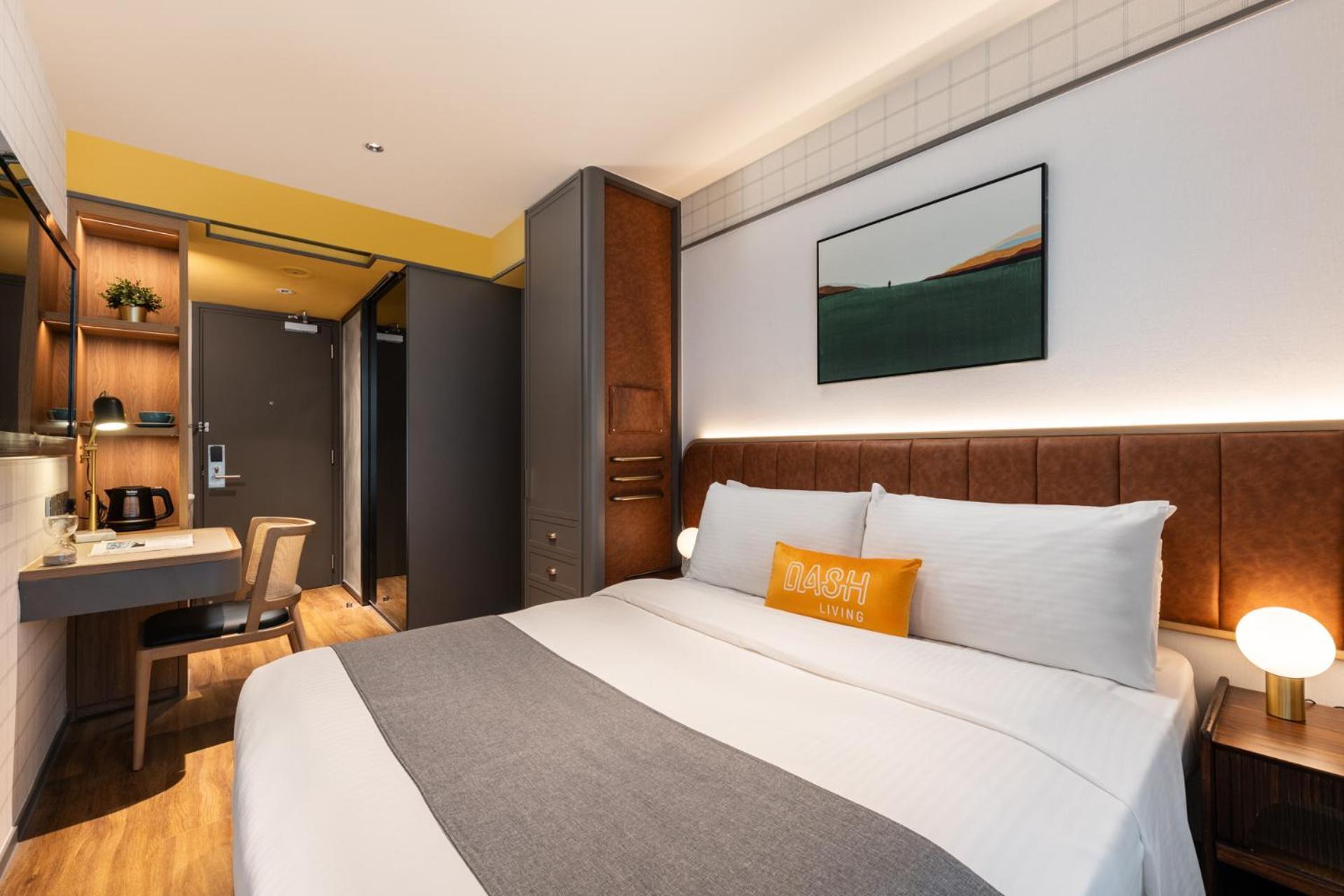 Premier Queen Room