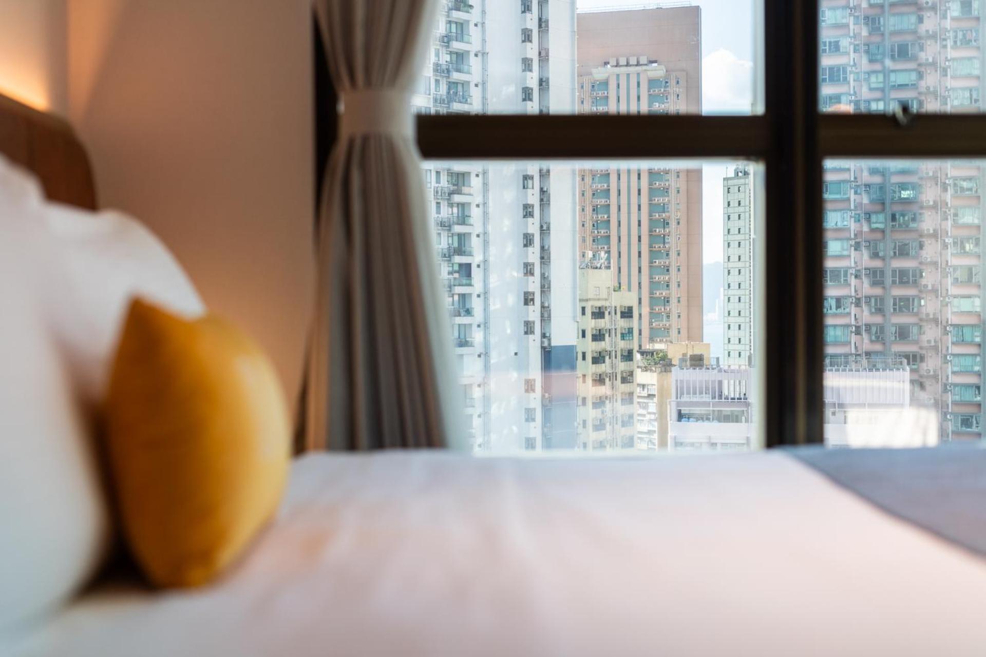 Premier Queen Room