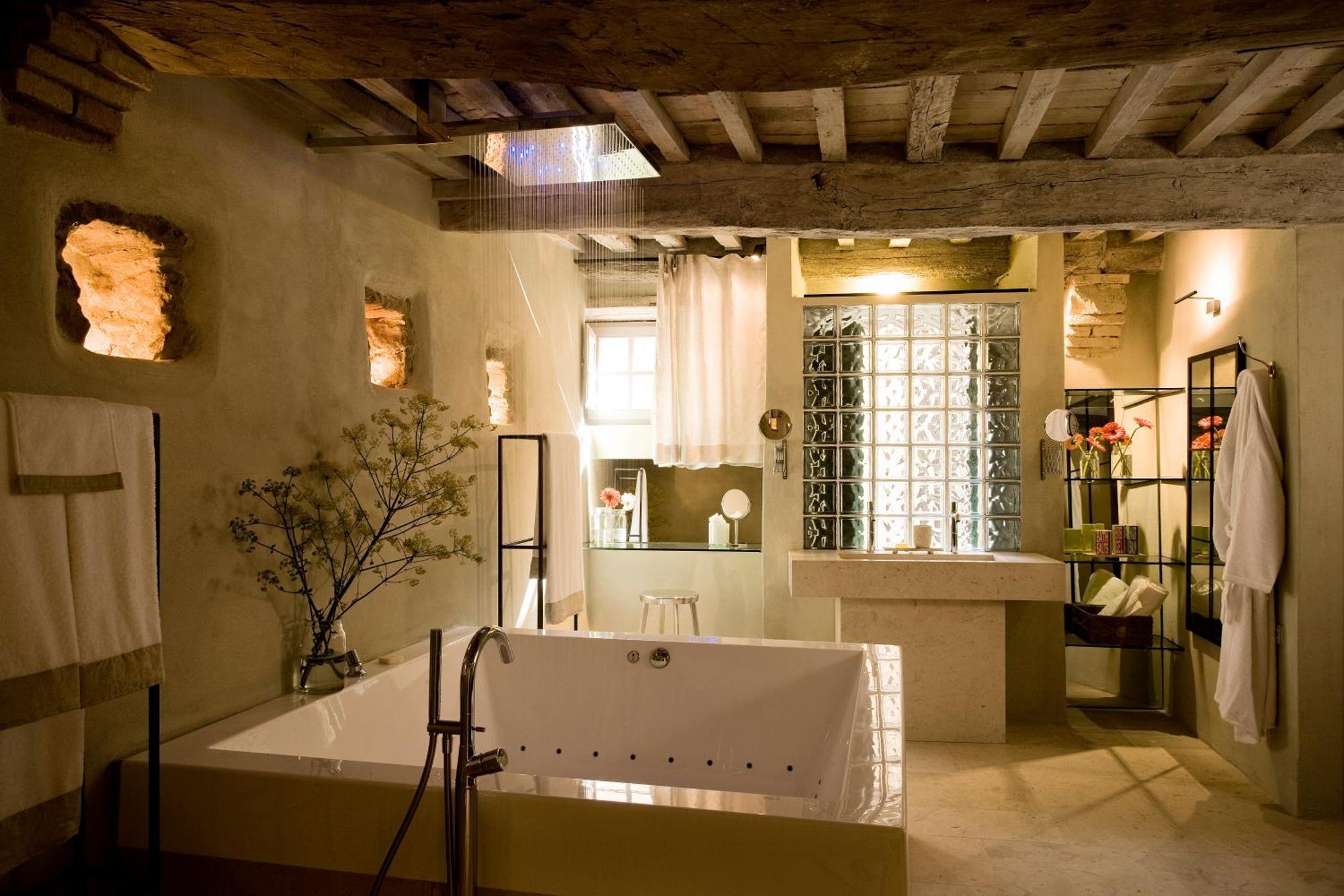 Three-Bedroom Suite,1561651483:JPEG
