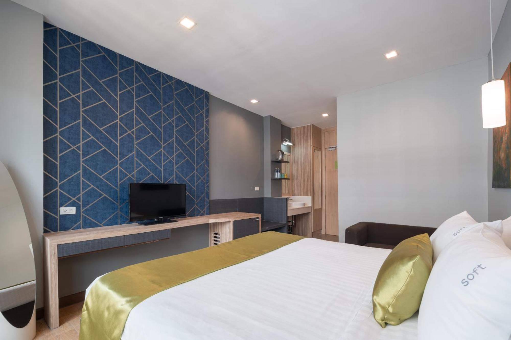 Deluxe King Room