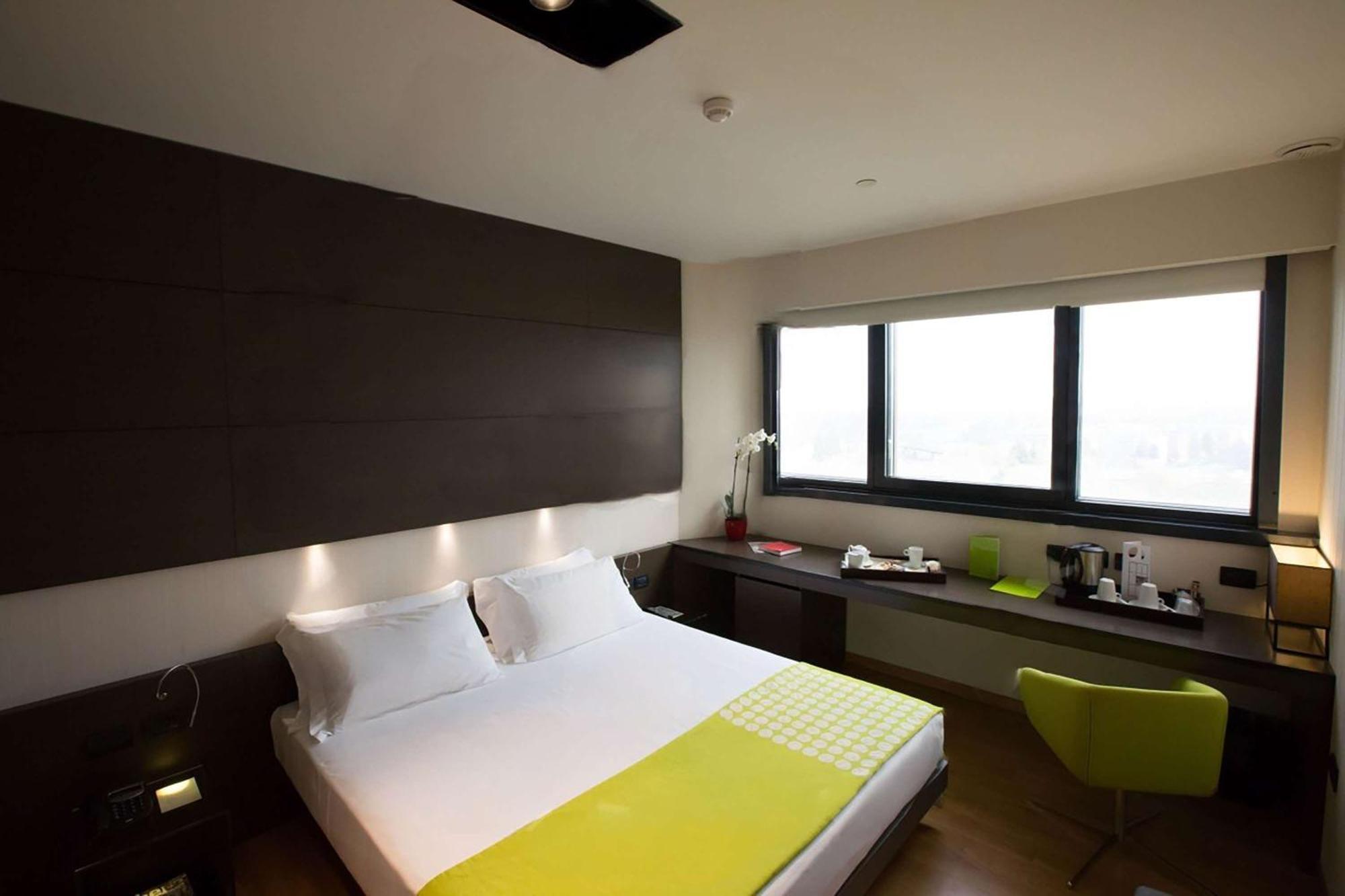 Standard King Room Non-Smoking
