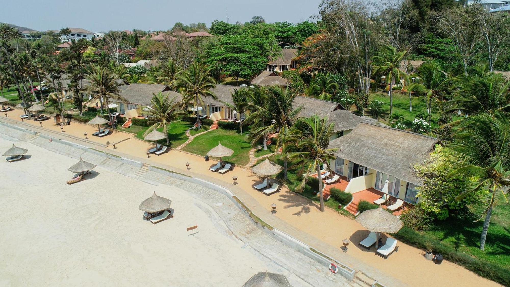 Bungalow Beach Front,632318298:JPEG