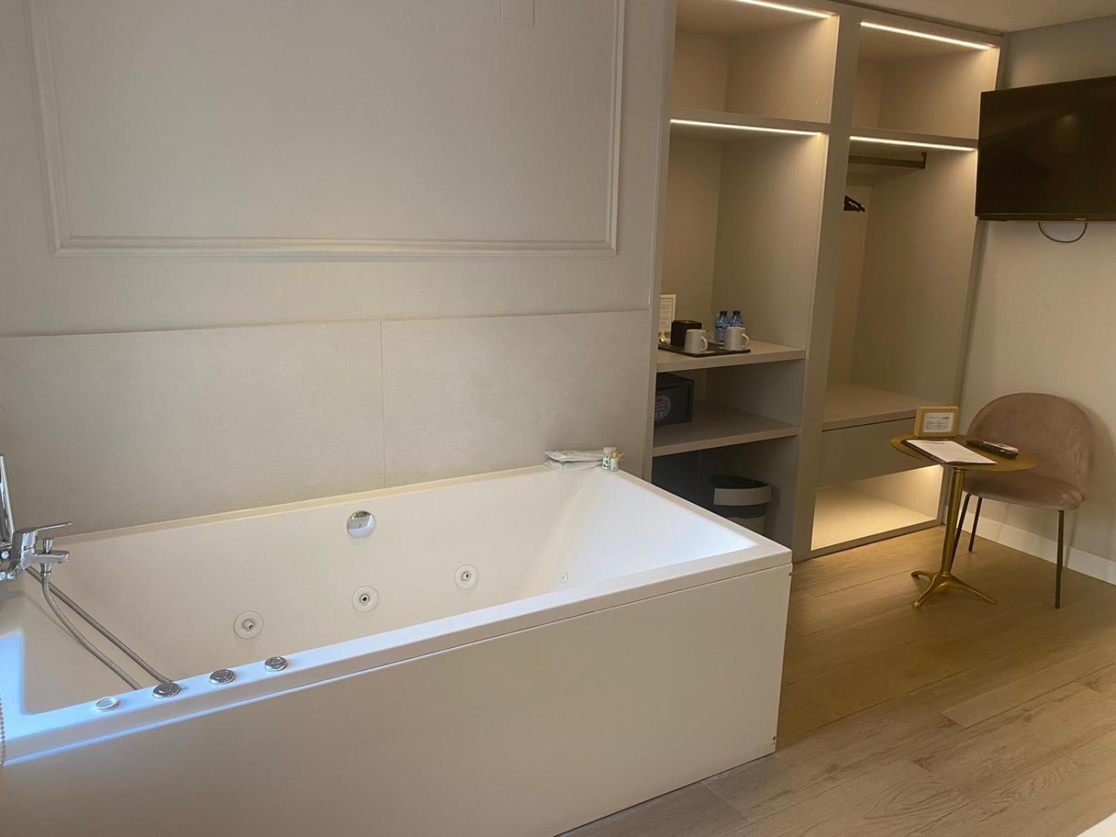 Deluxe Double Room Spa Bath
