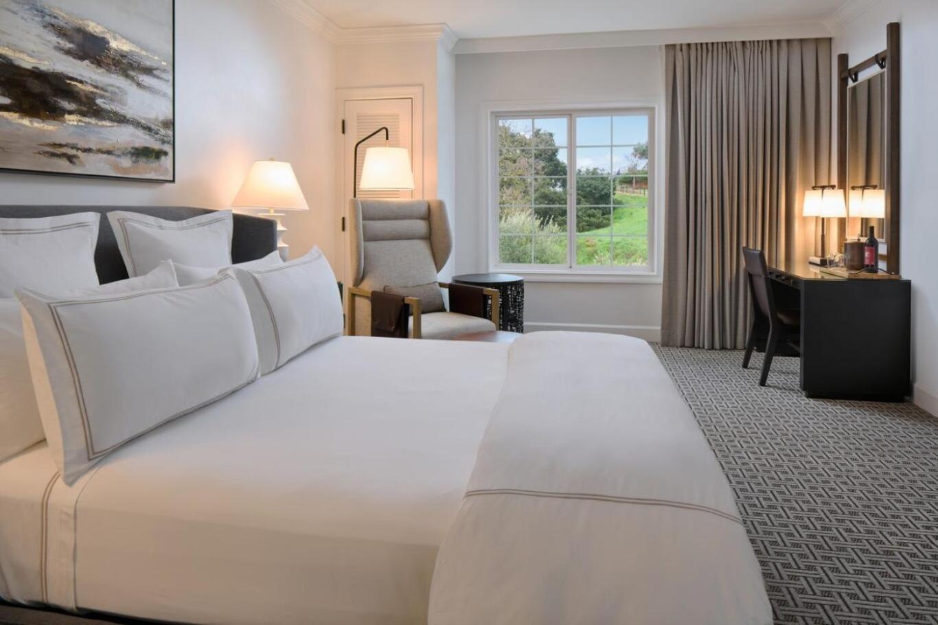 Chairman's One Bedroom Suite,1585465070:JPEG