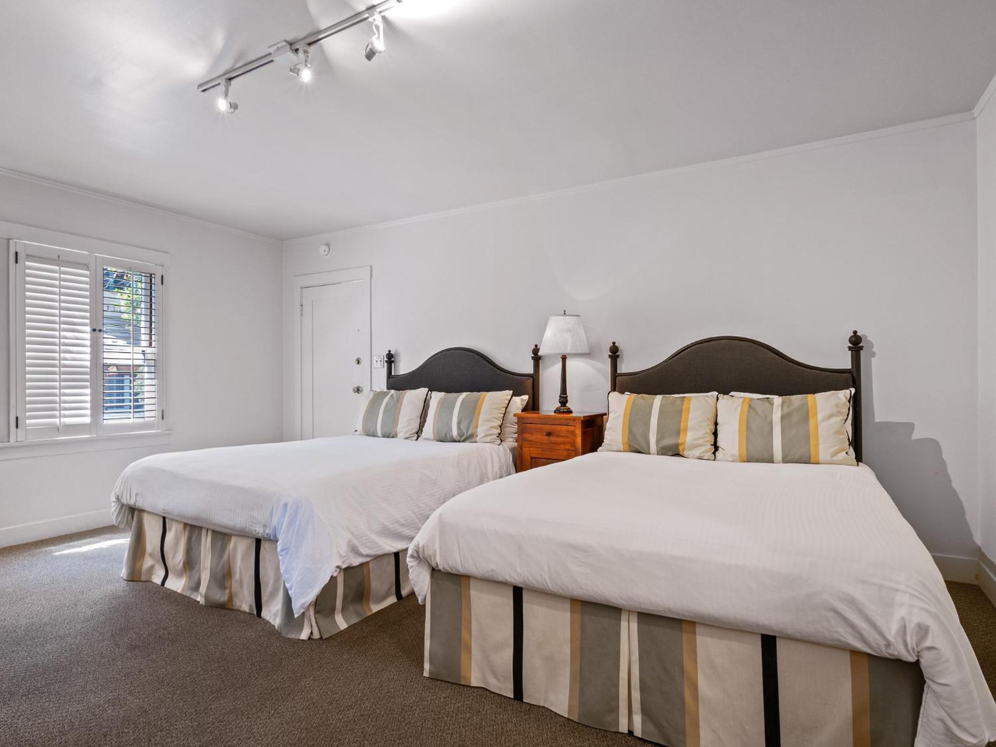 Double Queen Room