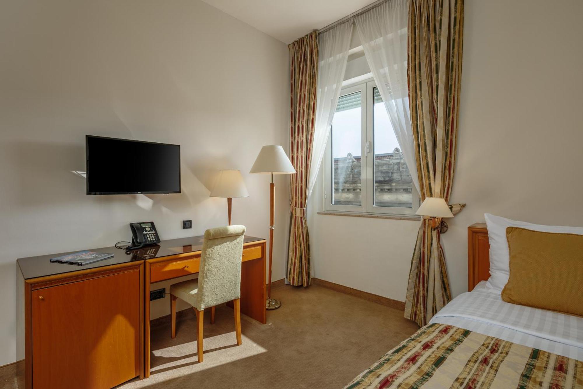 Standard Single Room,1565537464:JPEG