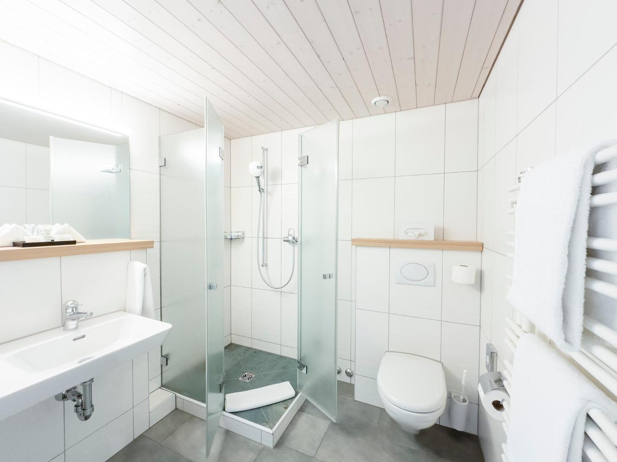 Single Room,1566902843:JPEG