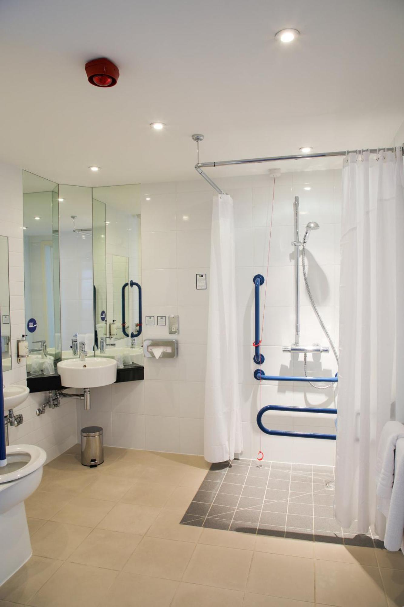 Double Room with Free Hot Breakfast - Accessible,1667424103:JPEG