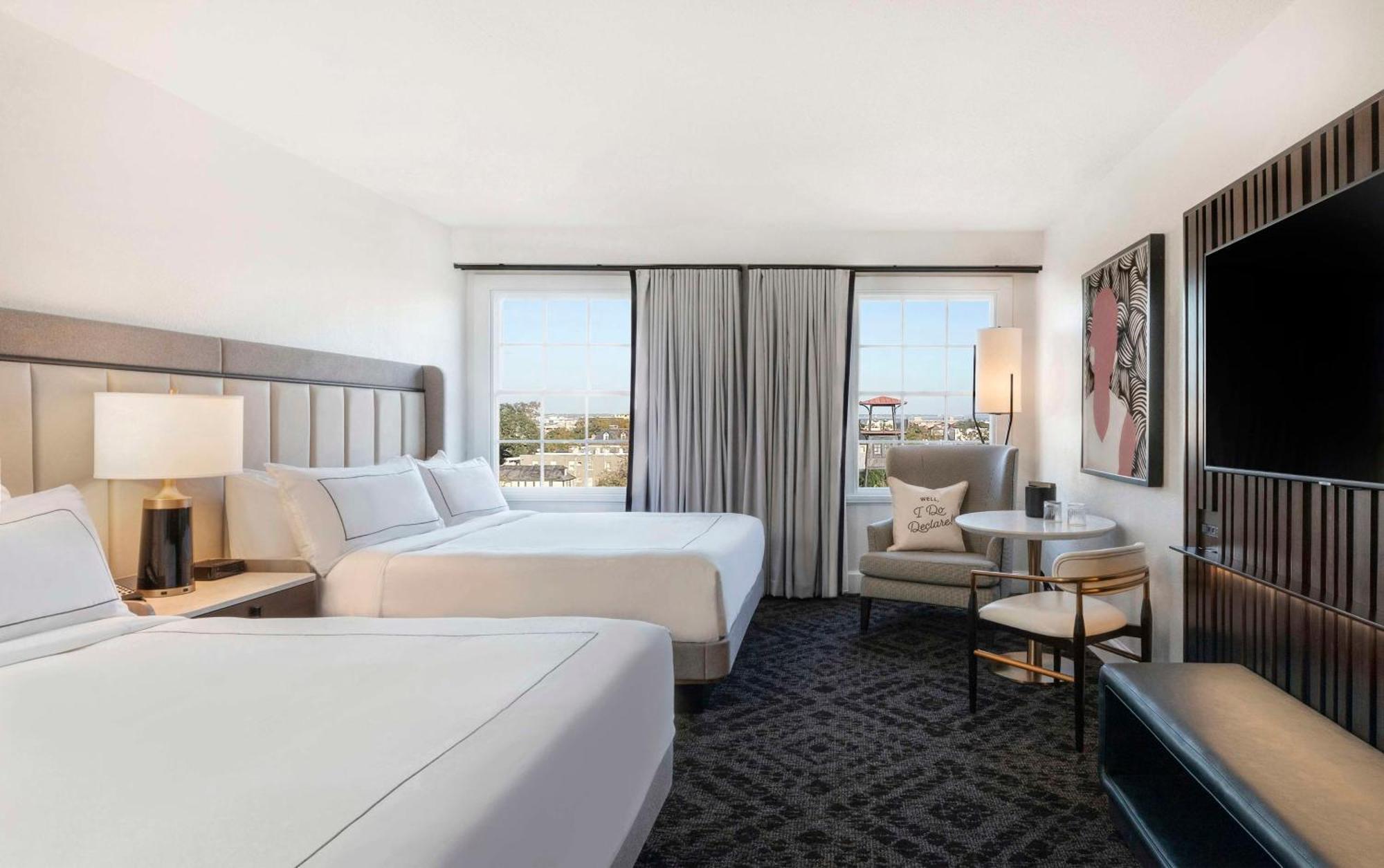 Deluxe Queen Room Two Queen Beds City View