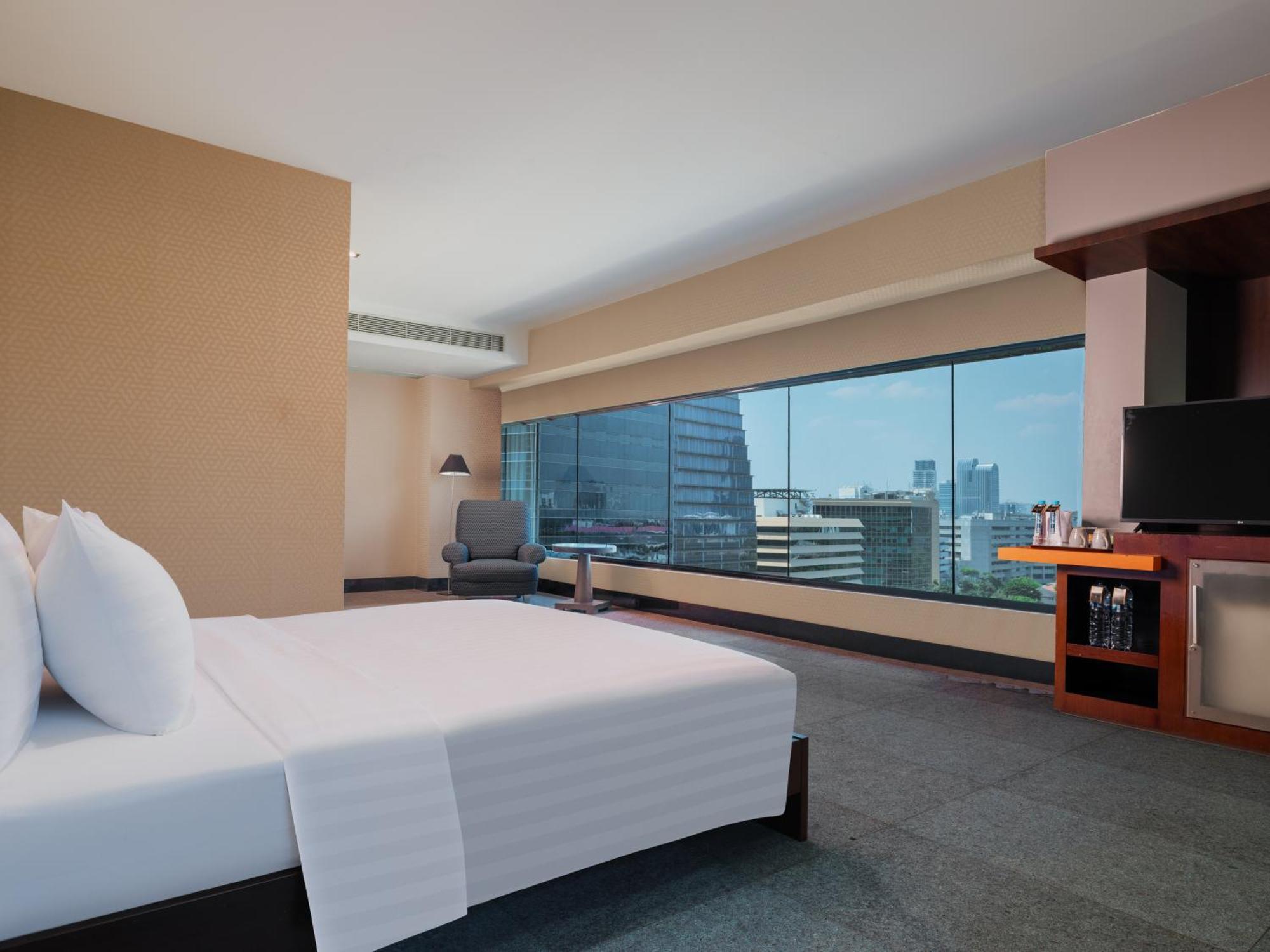 Deluxe Queen Room