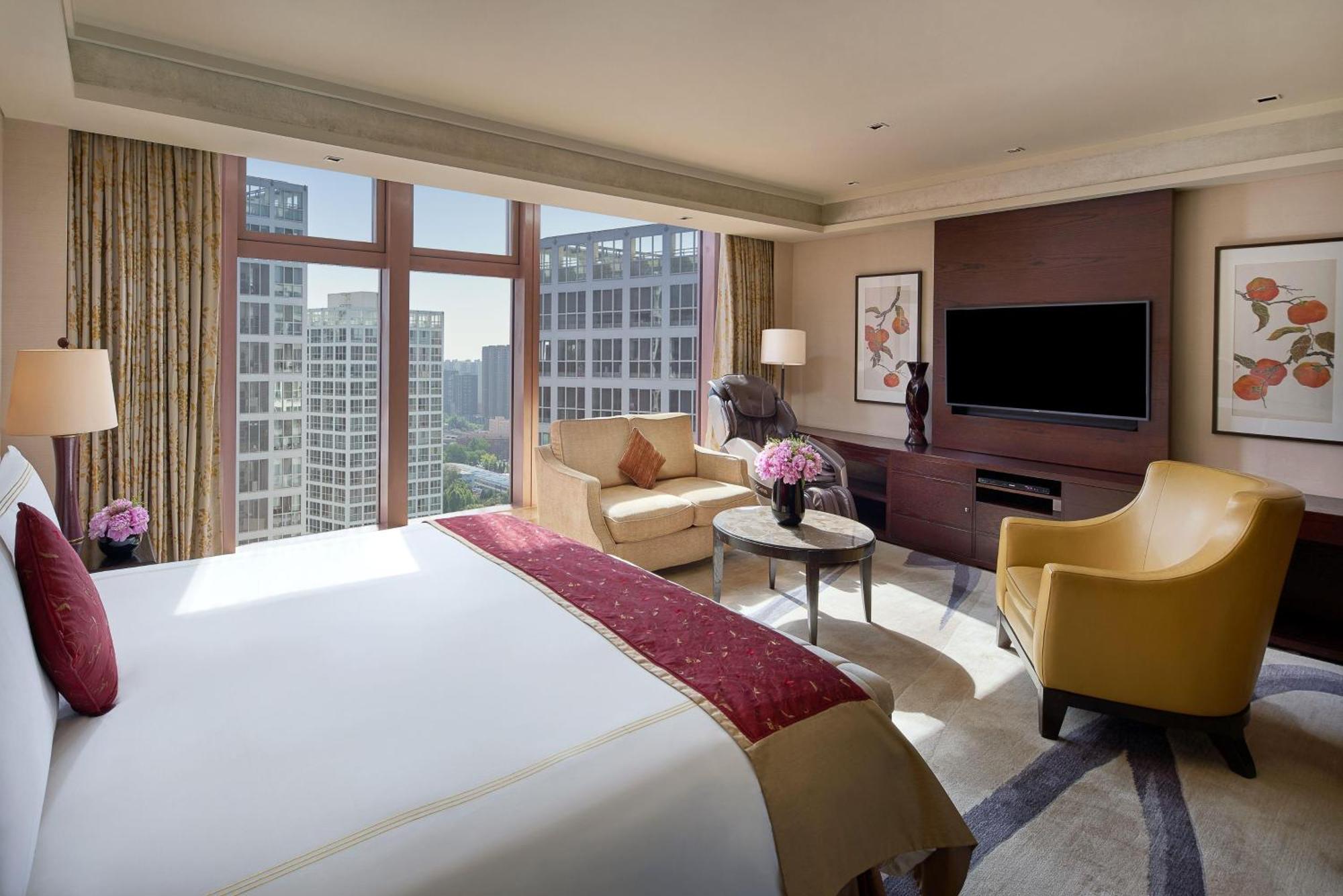 Fairmont Gold Studio Suite King