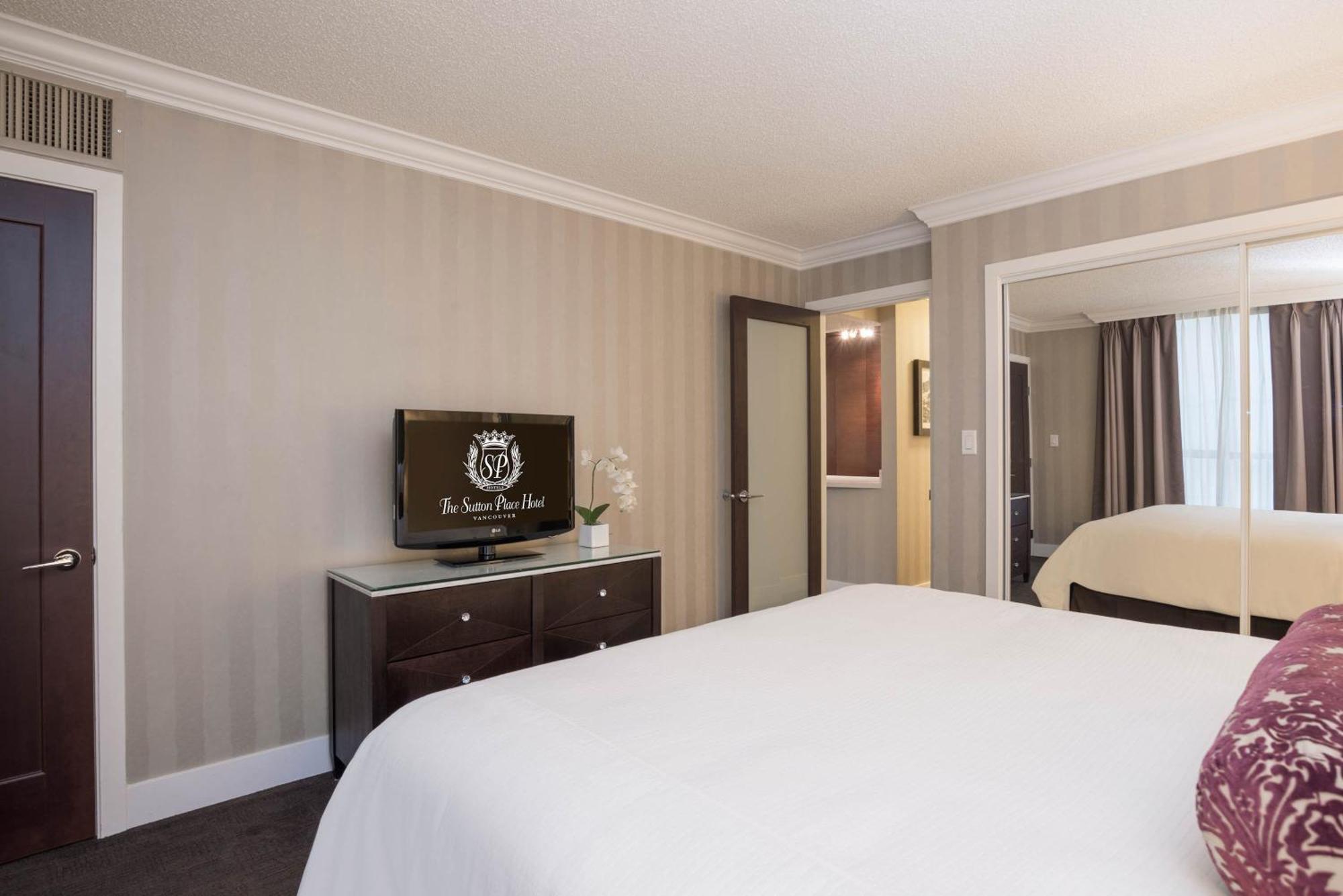 One Bedroom Sutton Suite 1 King Bed Sofa Bed