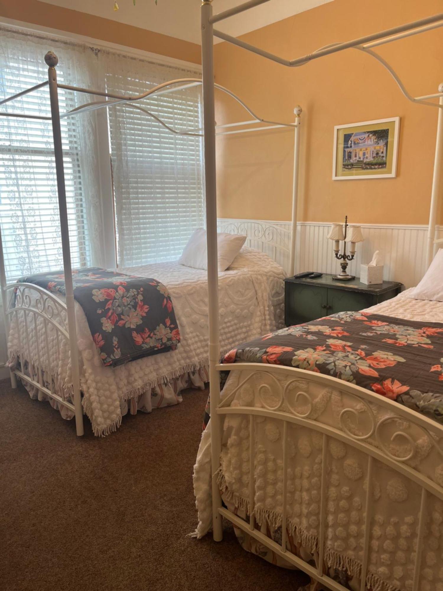 Twin Room with Shower