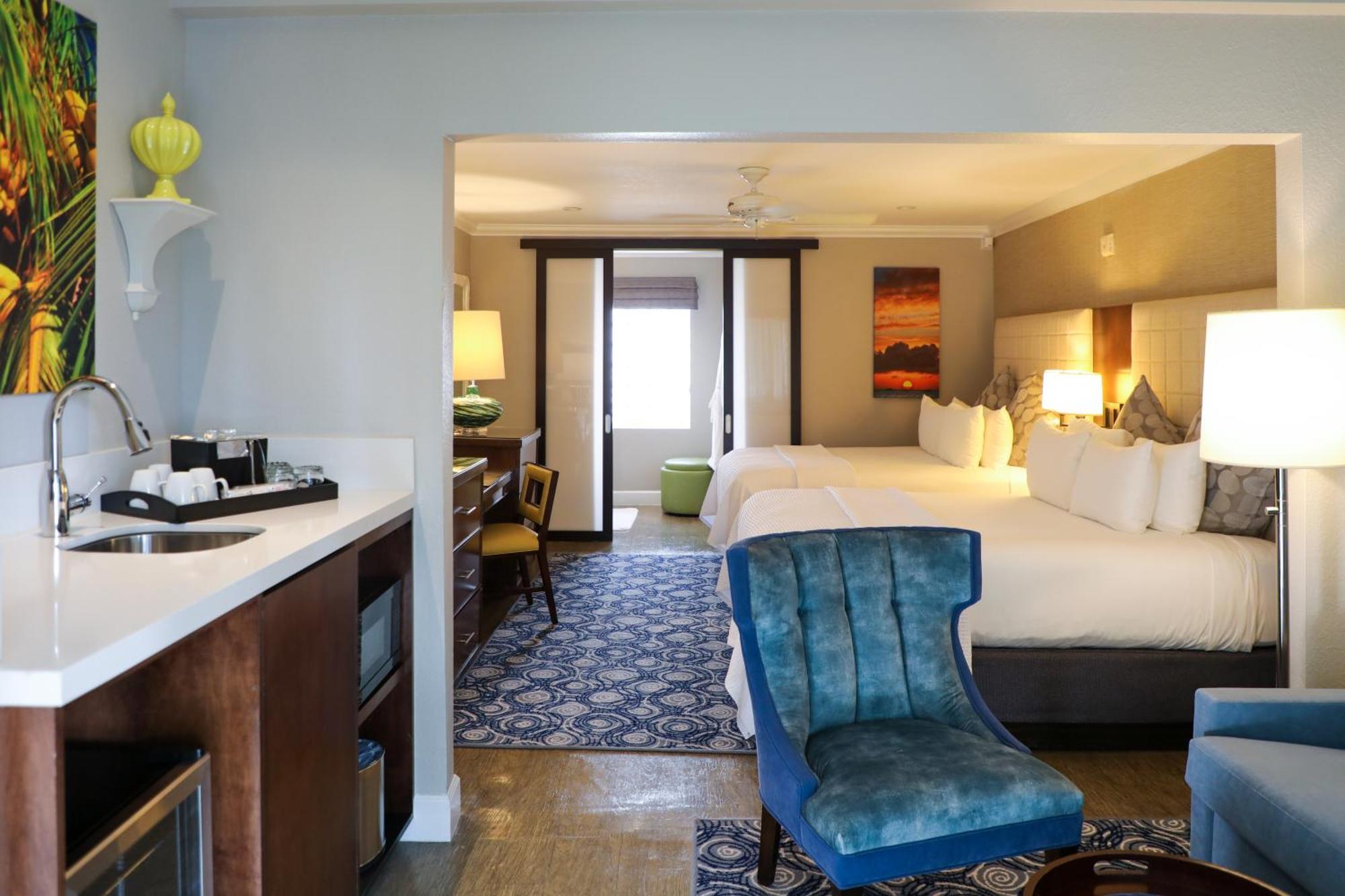 Queen Suite Two Queen Beds