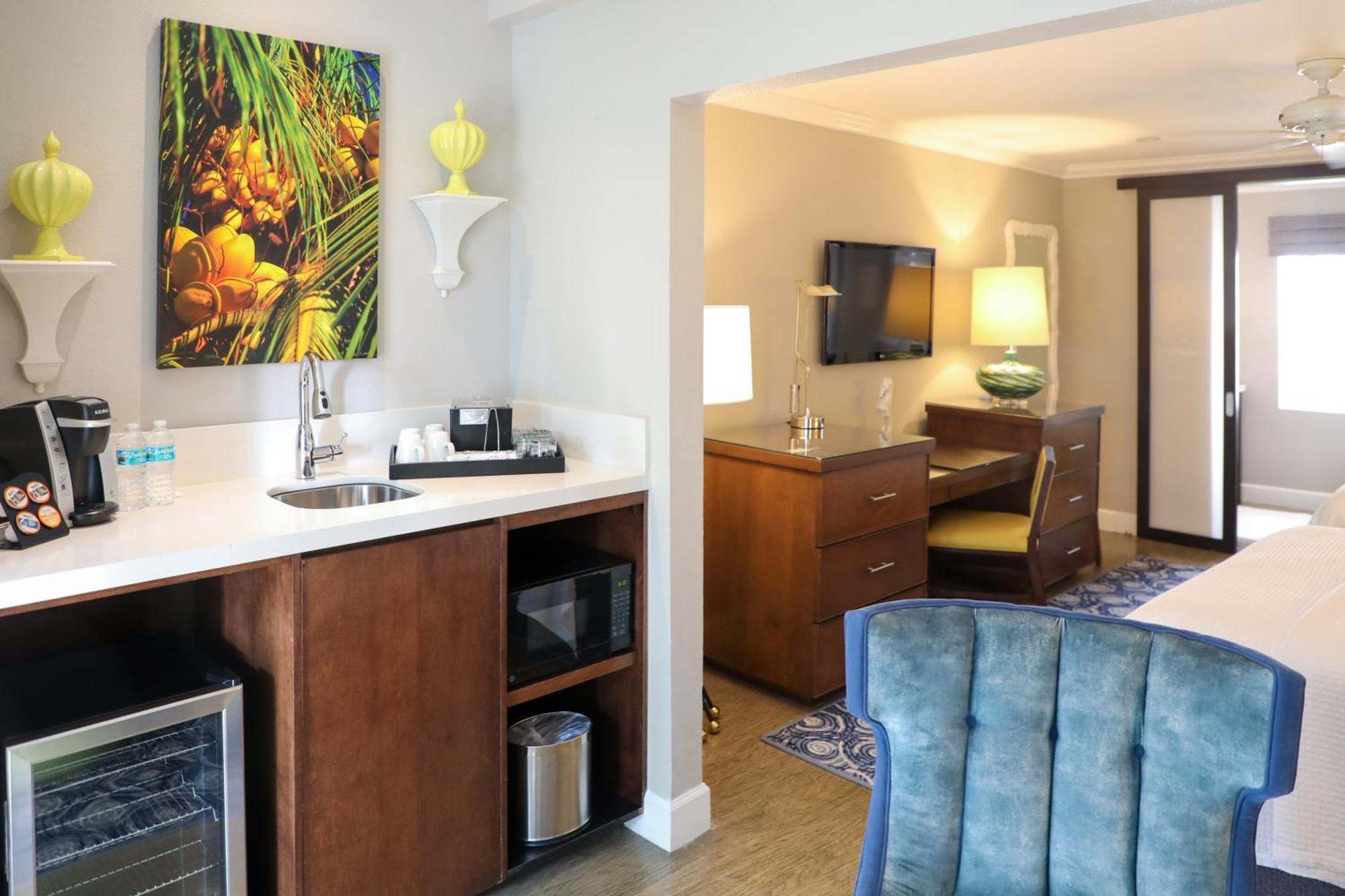 Queen Suite Two Queen Beds