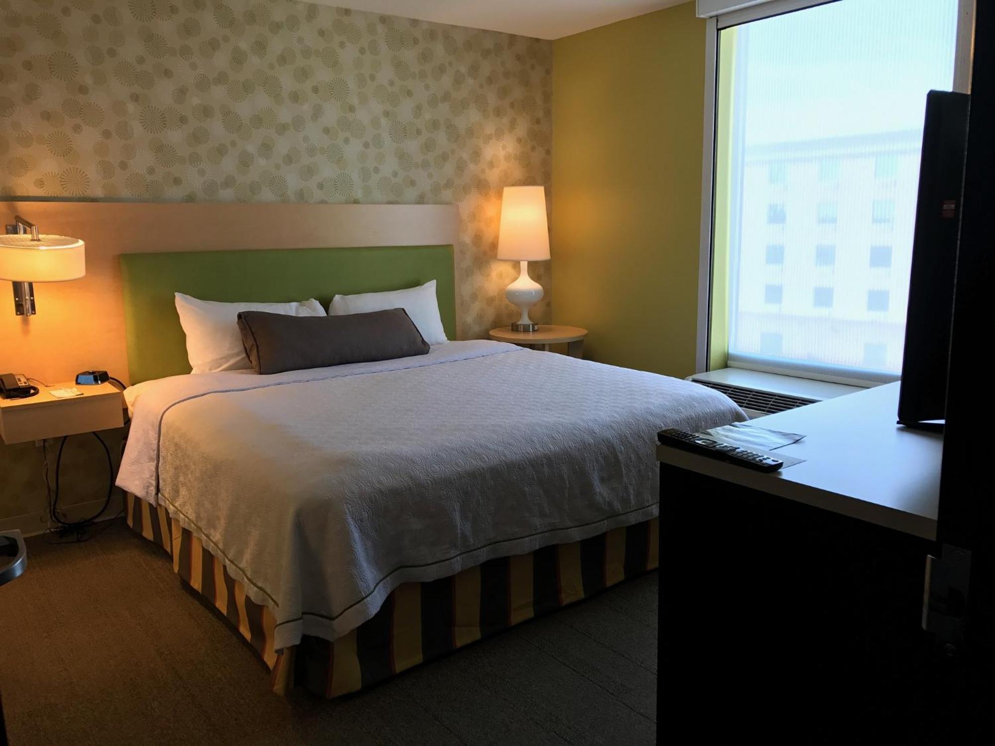 One-Bedroom King Suite Non-Smoking