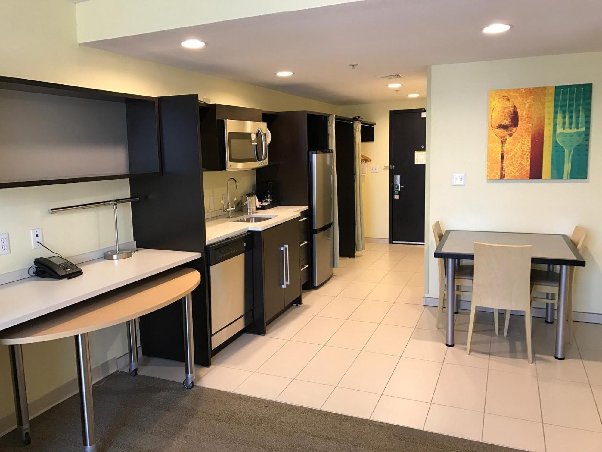 One-Bedroom King Suite Non-Smoking