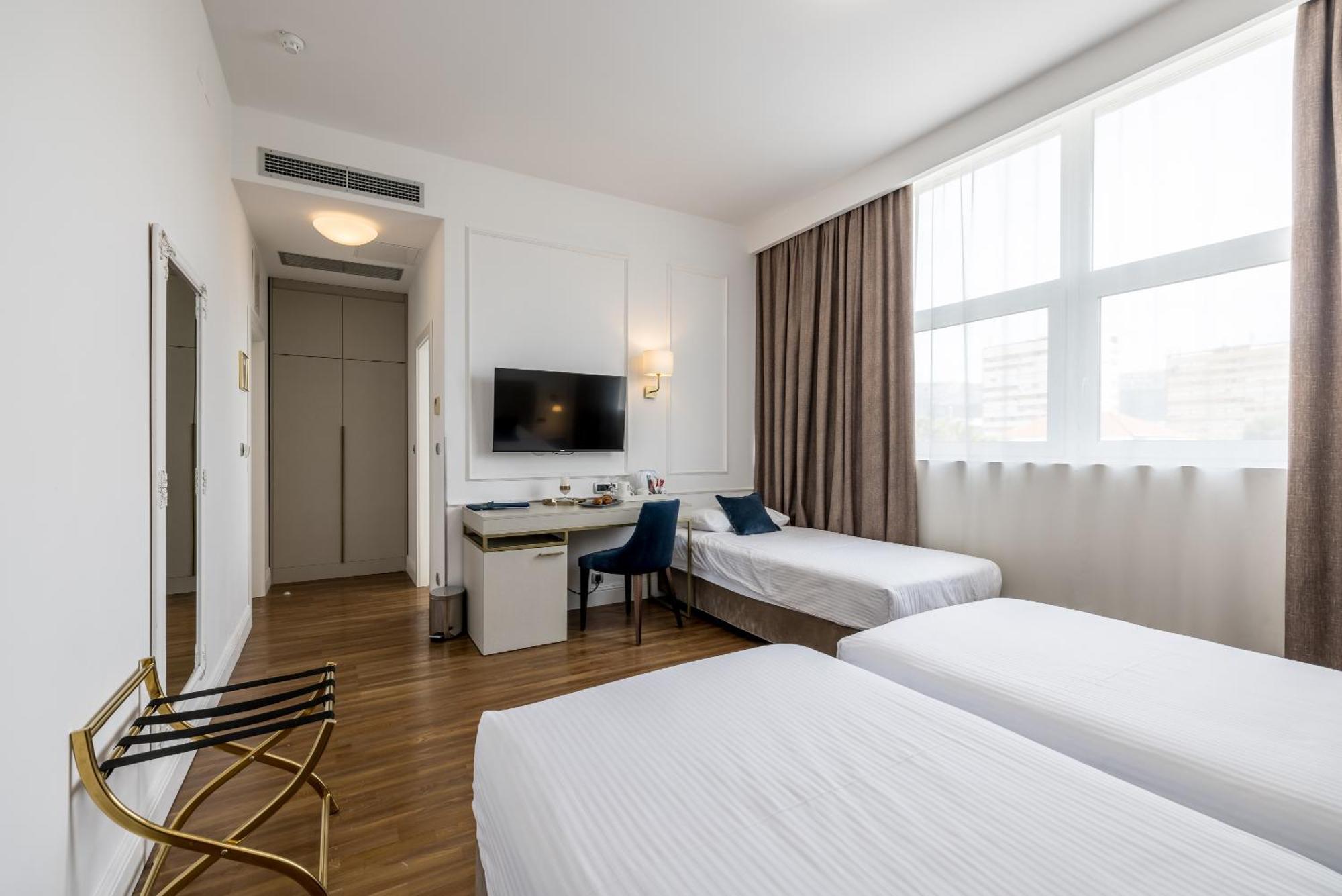 Triple Room,1574683256:JPEG