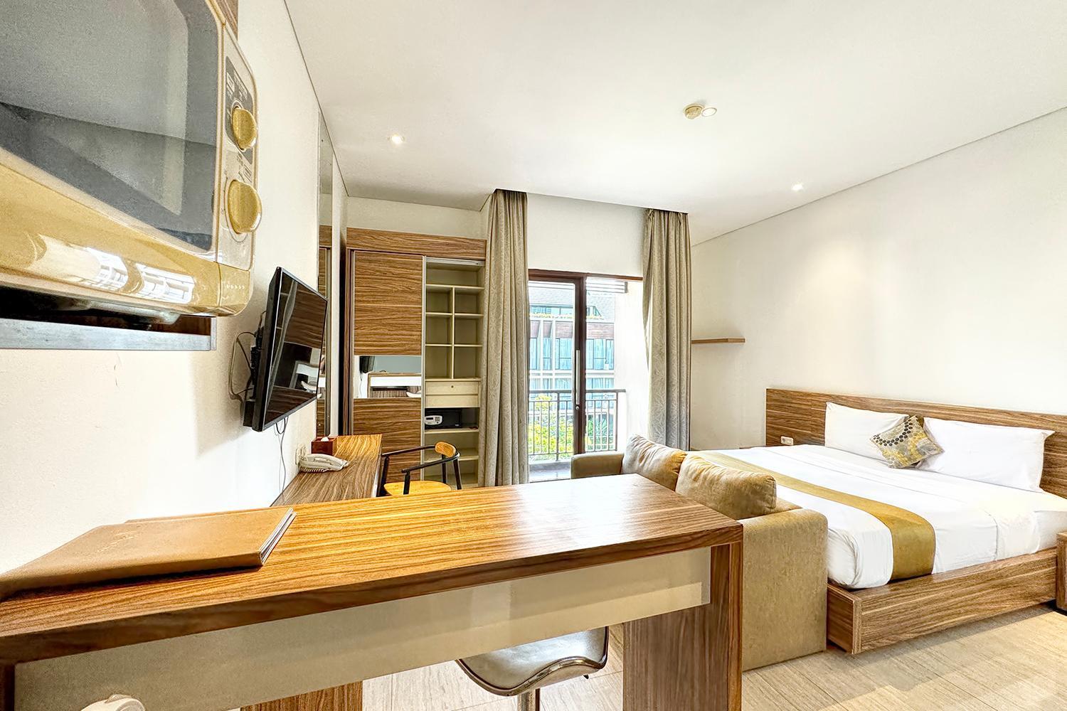 Executive Suite City view