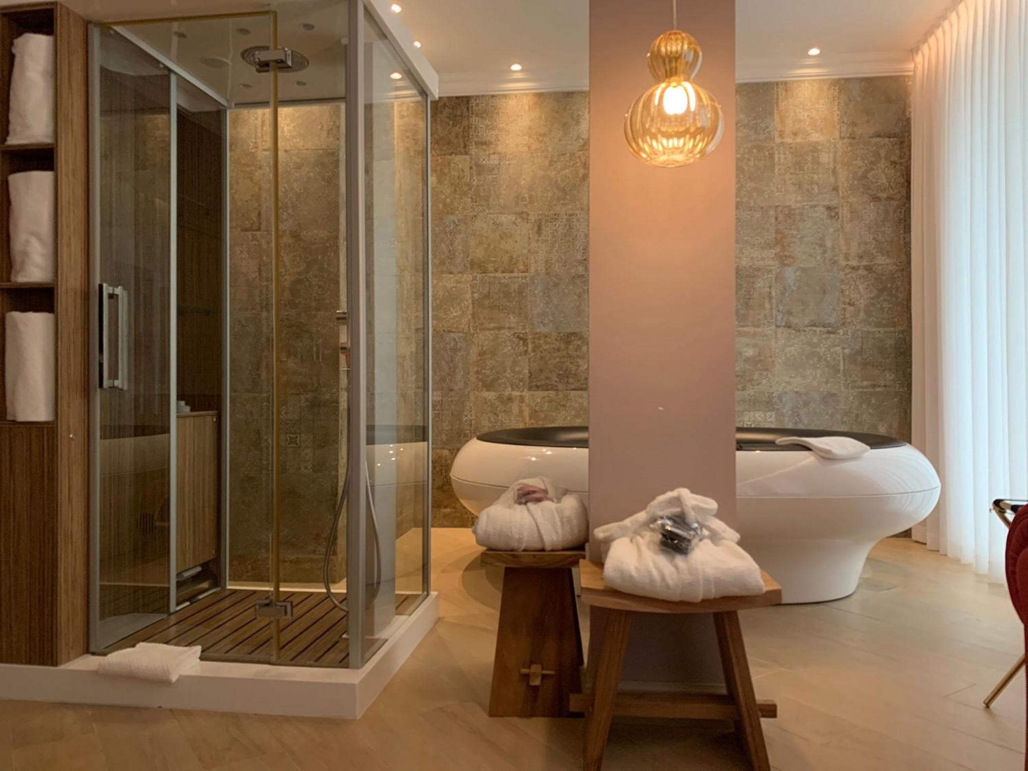 Suite Spa Bath Spa Access
