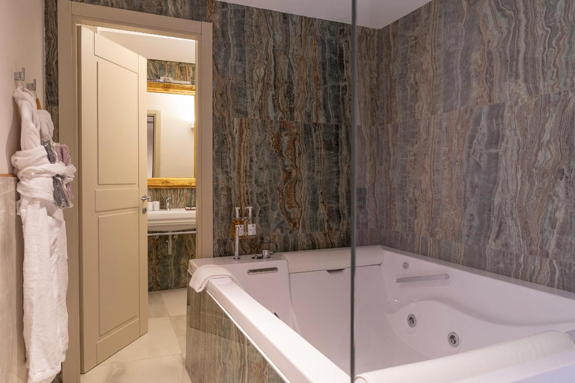 Suite Spa Bath Spa Access