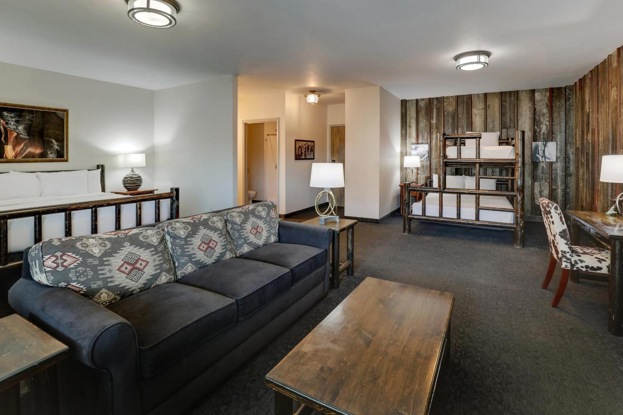 Family Suite,1578436433:JPEG