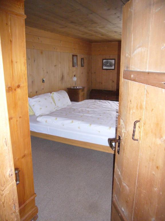 King Suite with Sofa Bed,15868199:JPEG